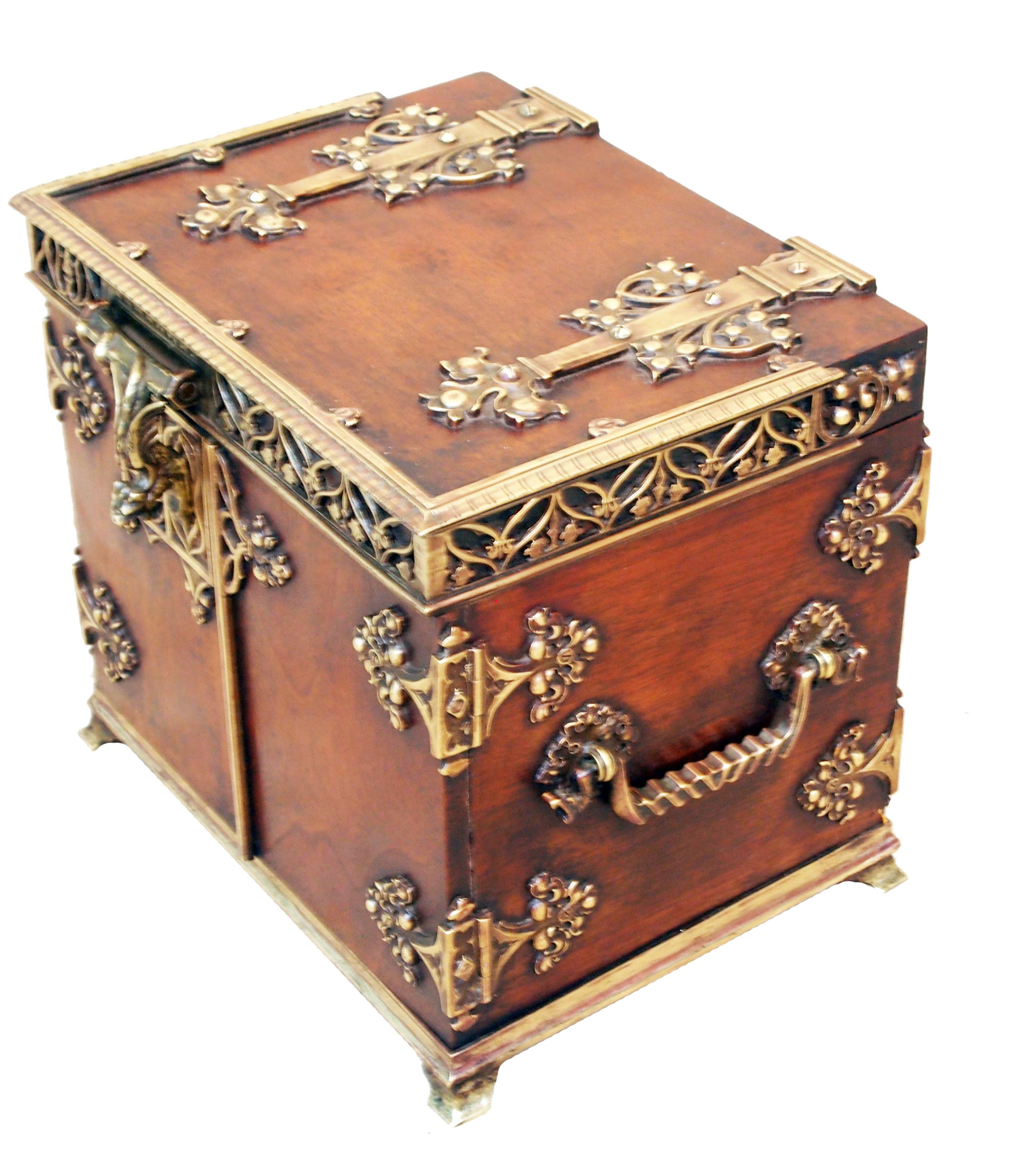 English Antique 19th Century Cigar Humidor Box