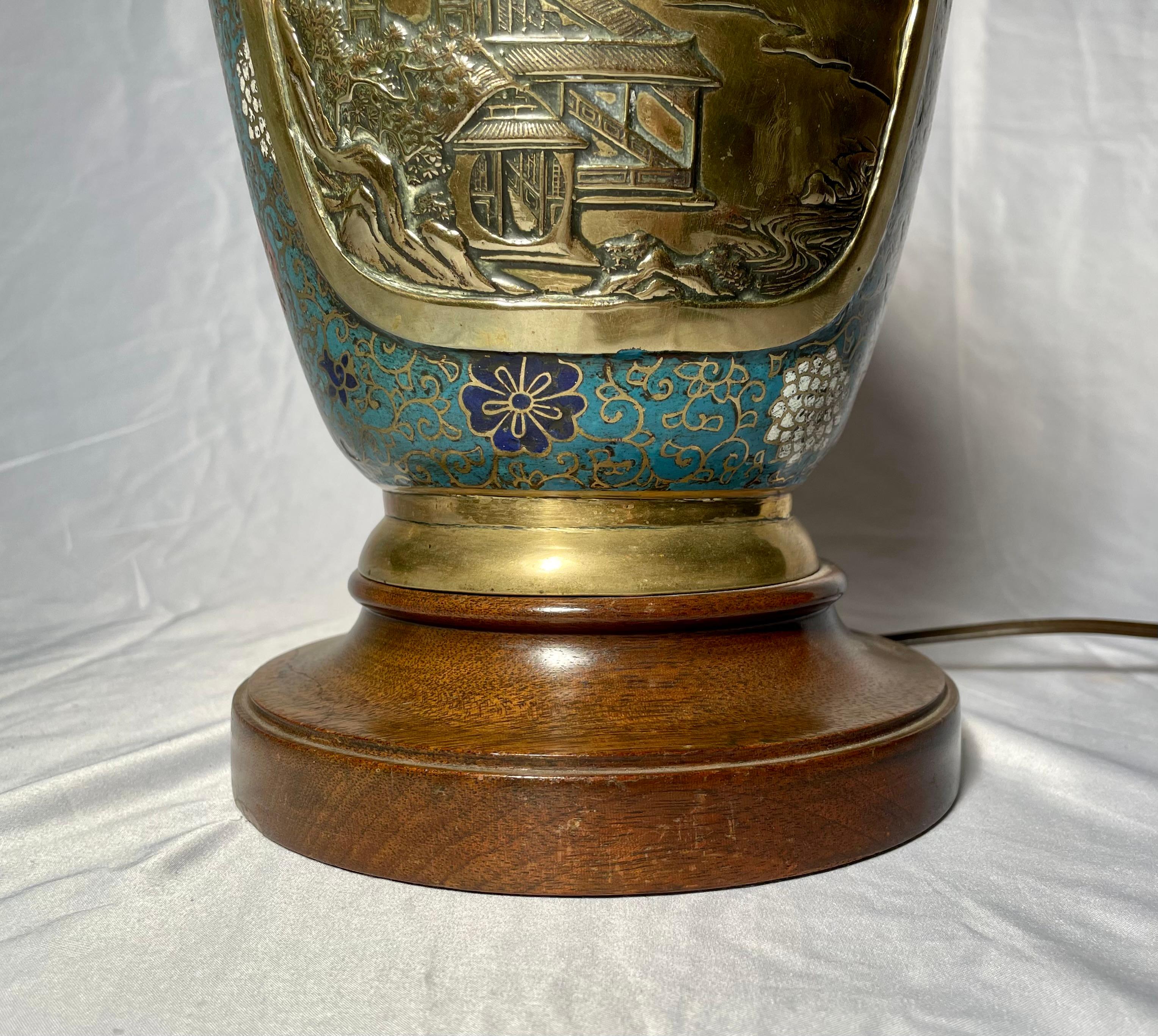 Ancienne urne cloisonnée du 19e siècle transformée en lampe Bon état - En vente à New Orleans, LA