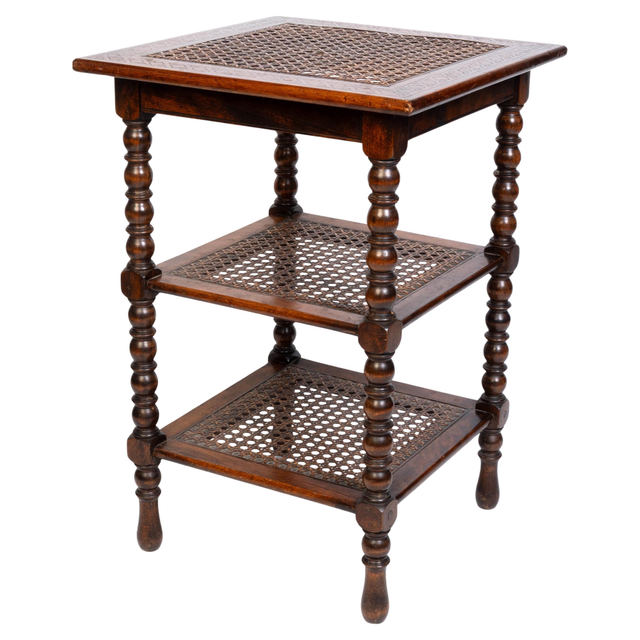 Ancienne table d
appoint à cannes Coloni du 19e siècle, table d
appoint à cannes en vente