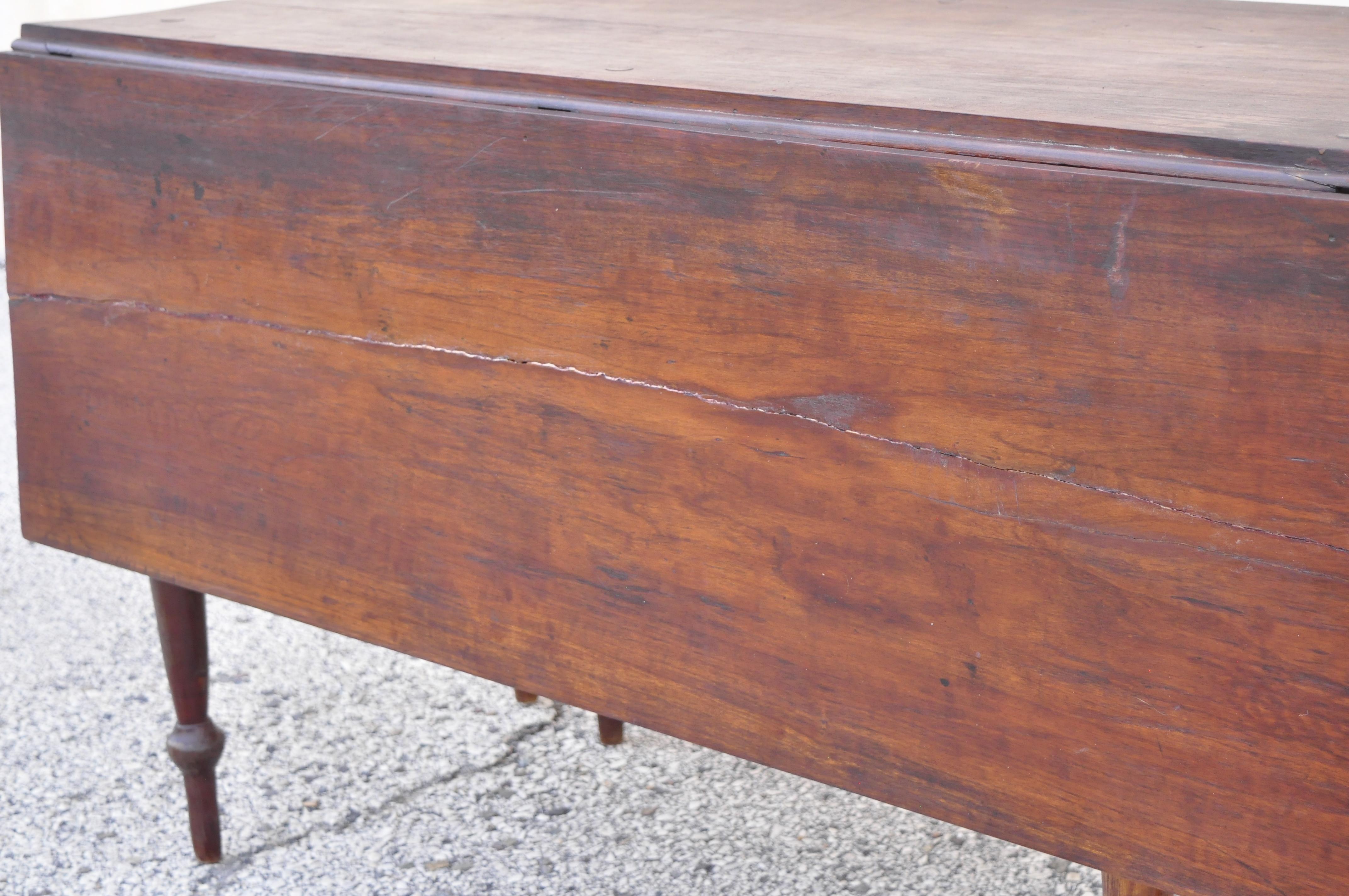 Antique 19th Century Colonial Walnut Drop Leaf Breakfast Dining Table w/ Drawer For Sale 2