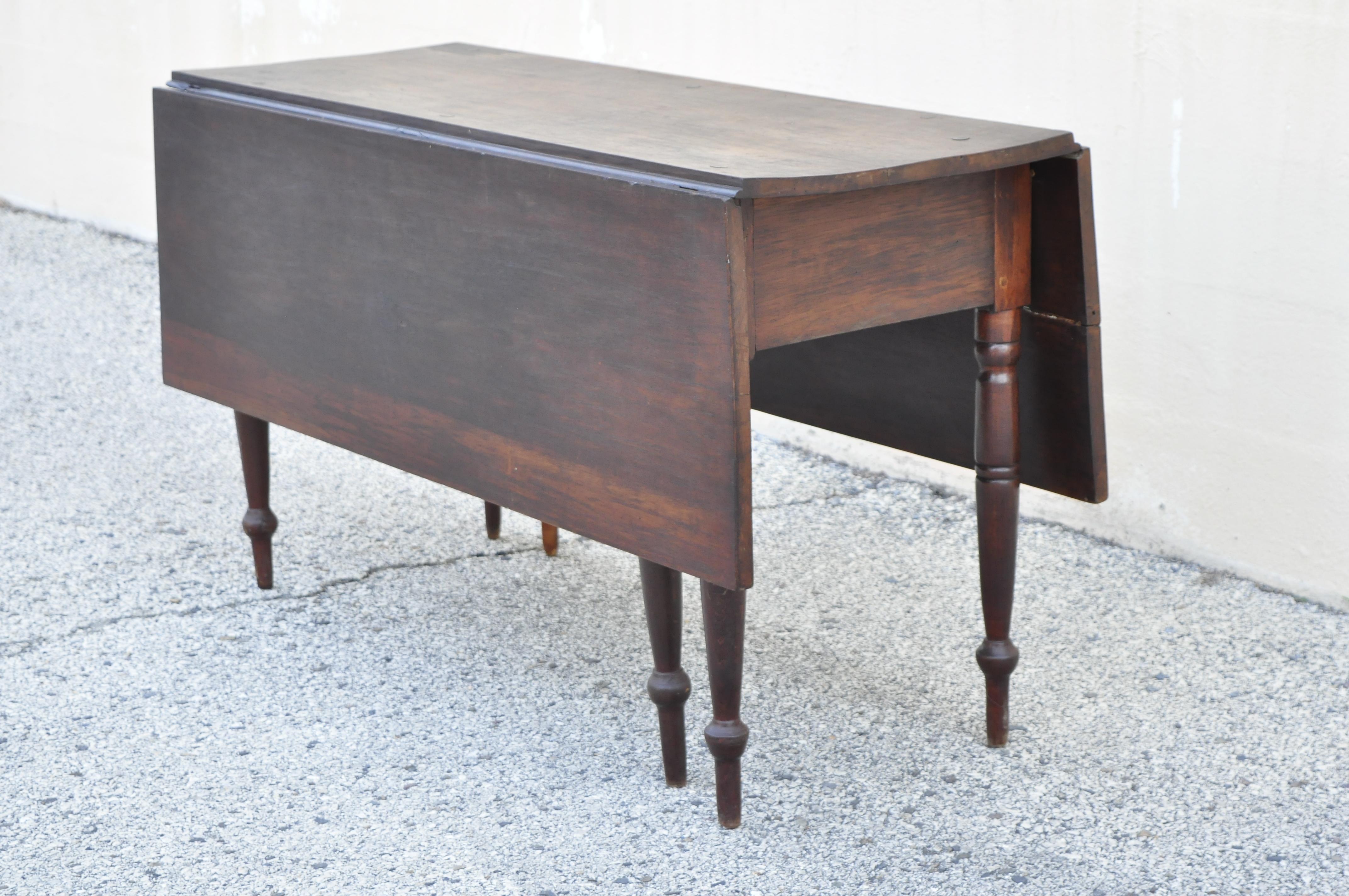 Antique 19th Century Colonial Walnut Drop Leaf Breakfast Dining Table w/ Drawer For Sale 4
