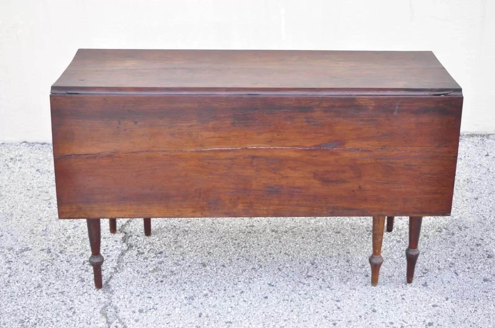 Ancienne table de salle à manger à abattant et tiroir en noyer Coloni du 19e siècle en vente 2