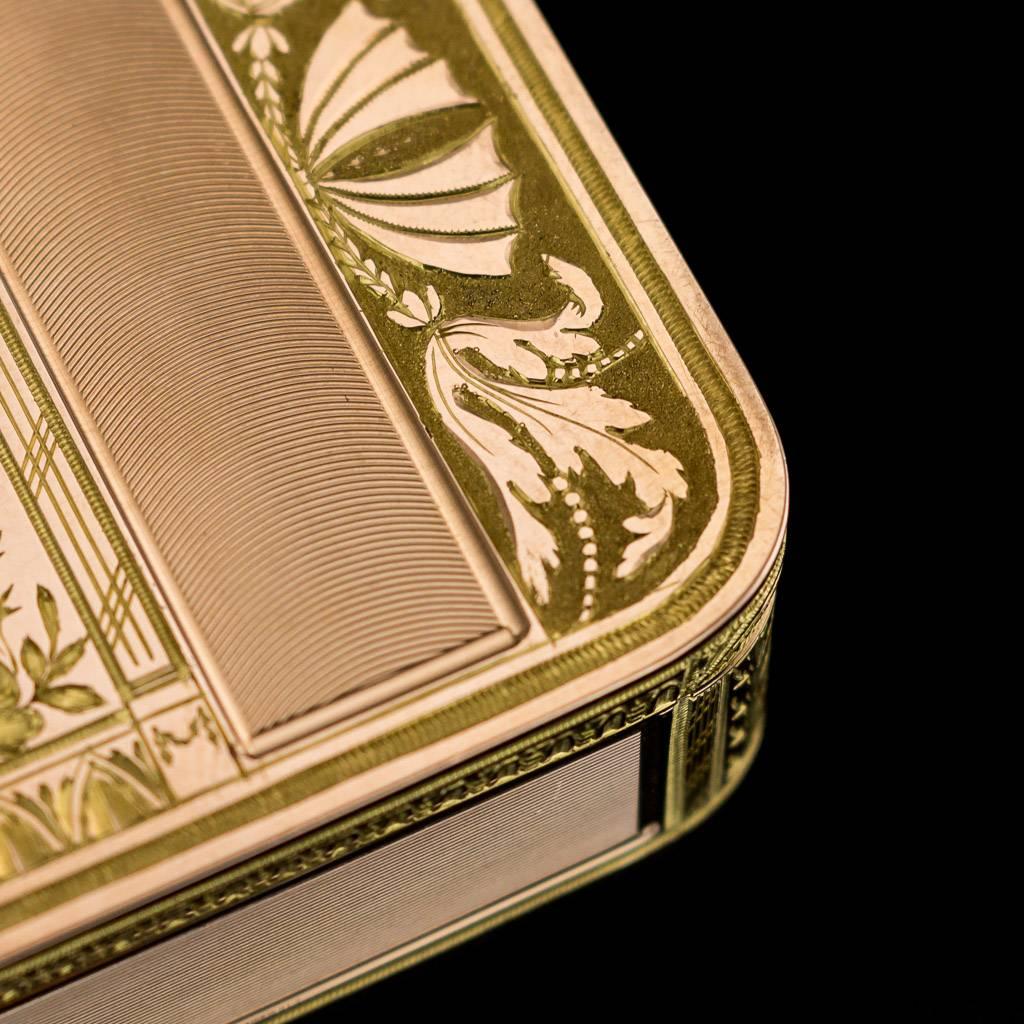 Antique 19th Century Continental 18 Karat Two-Color Gold Snuff Box, circa 1820 3
