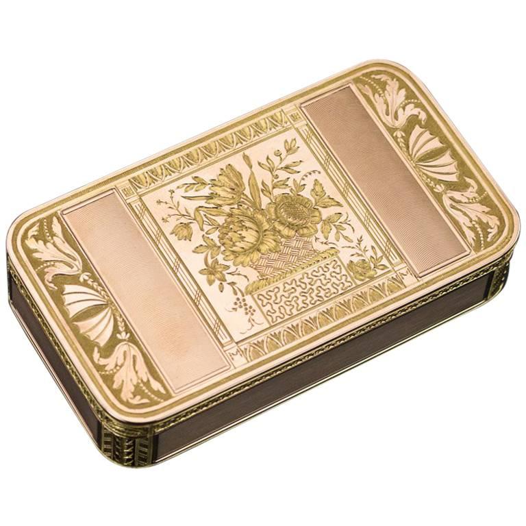 Antique 19th Century Continental 18 Karat Two-Color Gold Snuff Box, circa 1820