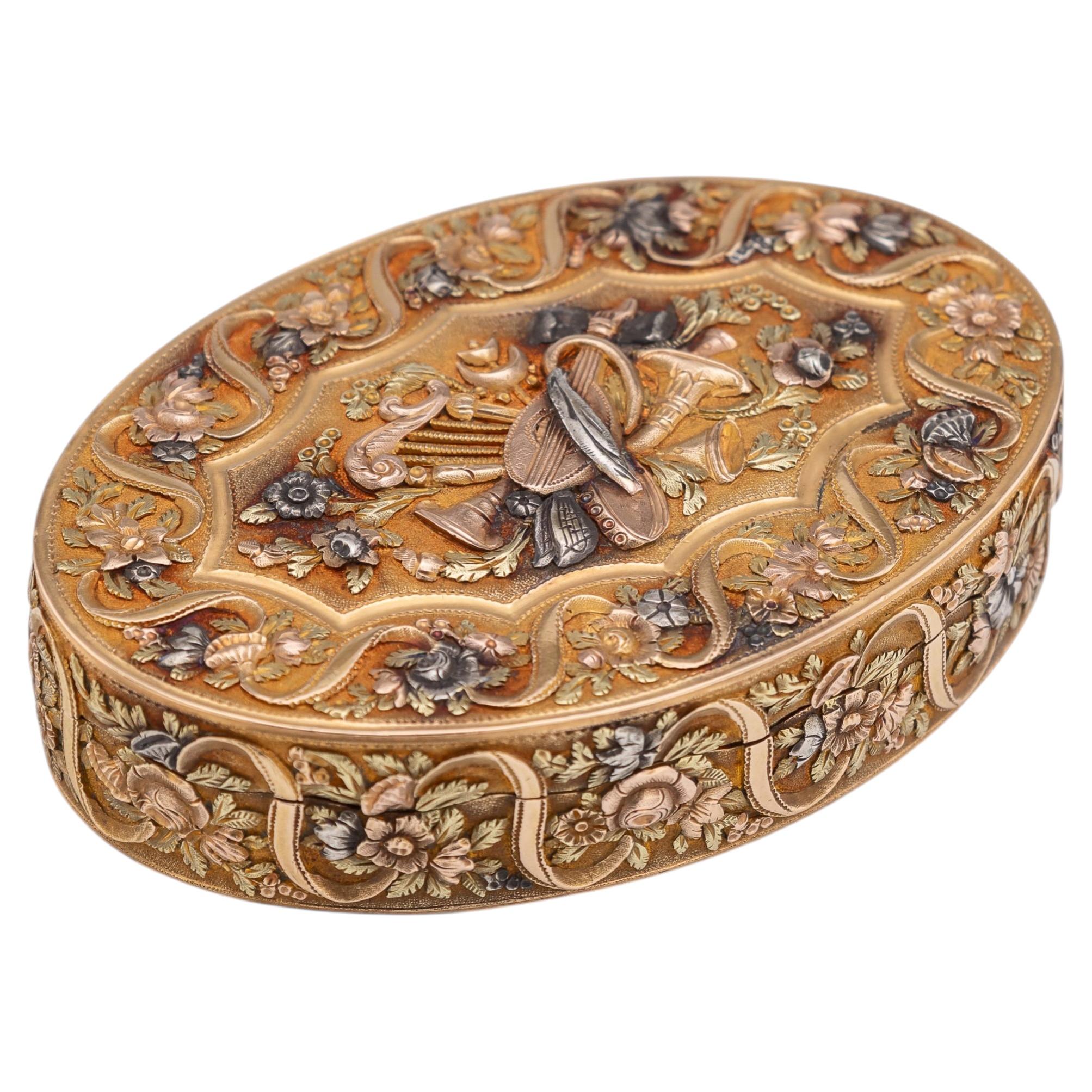 Antique 19th Century Continental Three Colour Gold Snuff Box c.1800