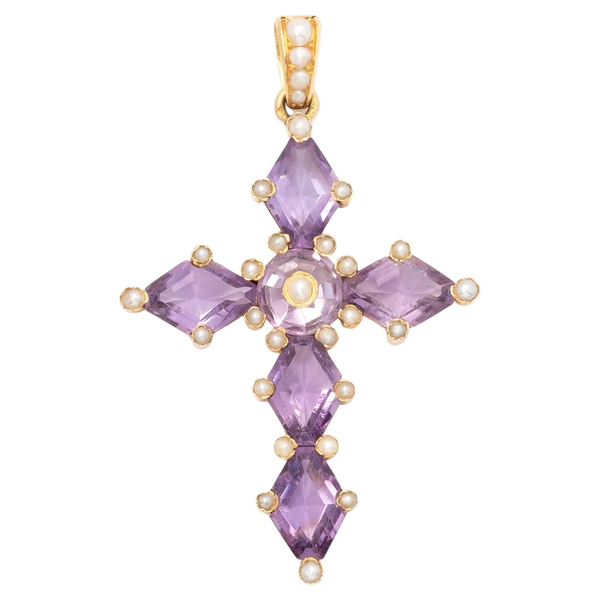 Pendentif Croix ancienne du 19ème siècle en or 18ct Améthyste Perles naturelles, France en vente