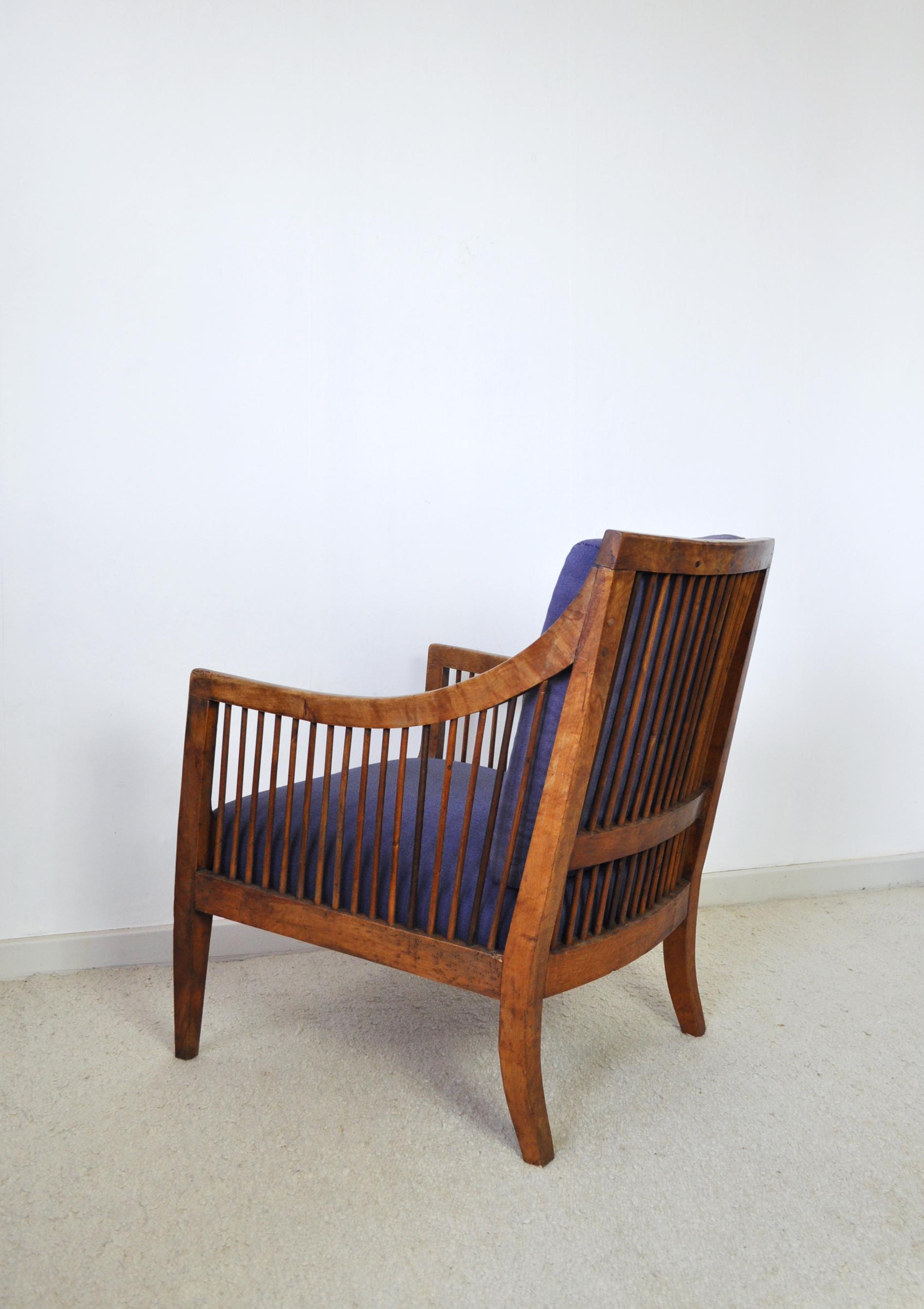 Antique 19th Century Danish Walnut Bergère Chair In Good Condition For Sale In Vordingborg, DK