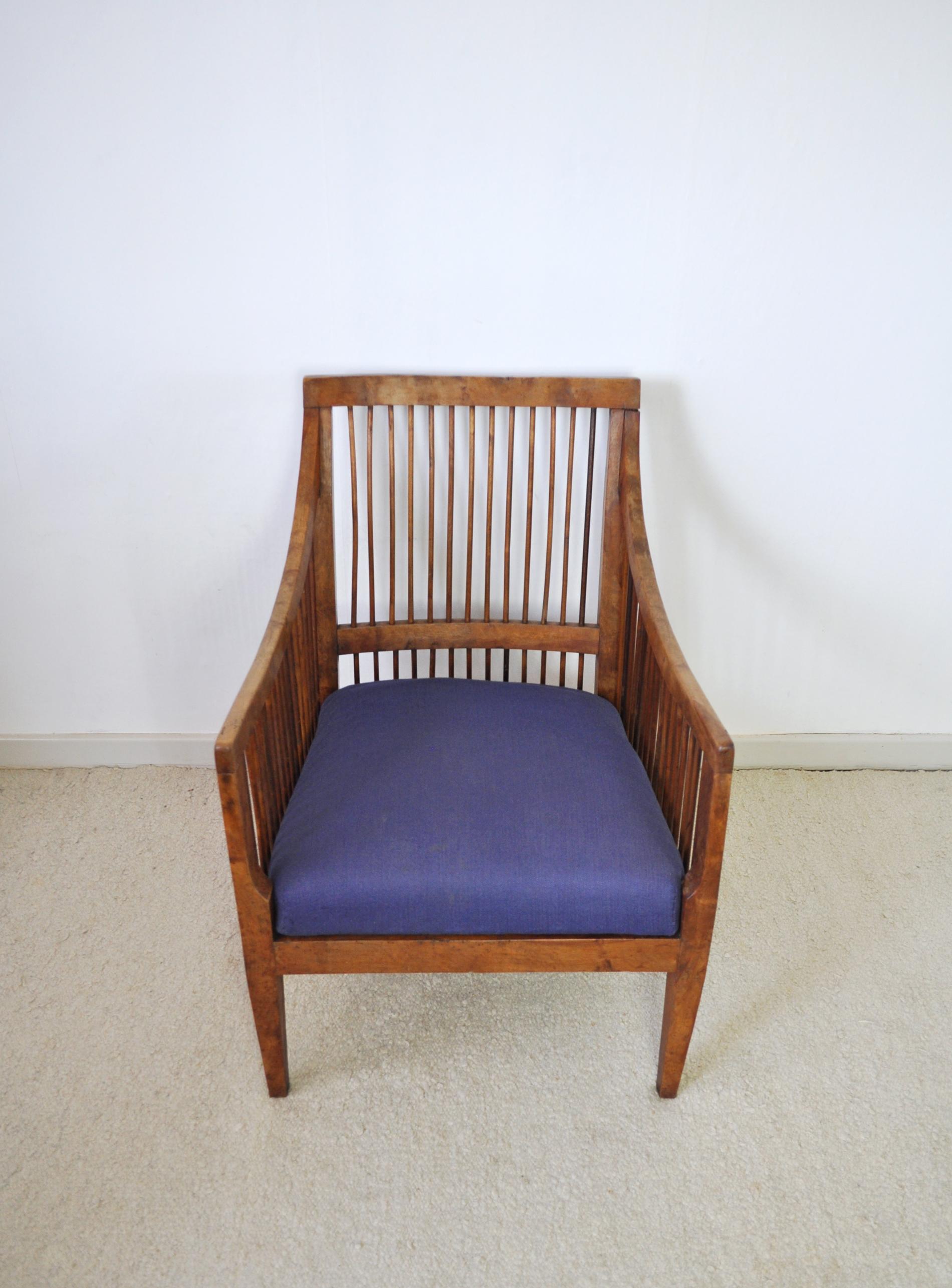Antique 19th Century Danish Walnut Bergère Chair For Sale 1