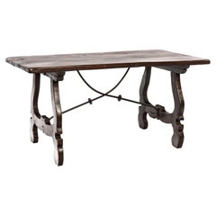 Ancienne table de salle à manger baroque en châtaignier brun foncé du 19e siècle avec pieds en lyre