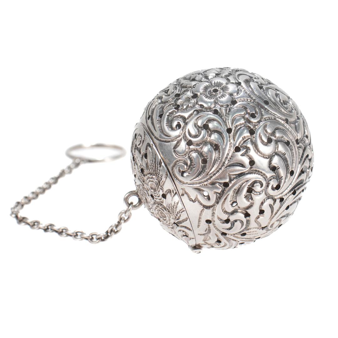 Antique 19th Century Davis & Galt Philadelphia Sterling Silver Repousse Tea Ball For Sale 6