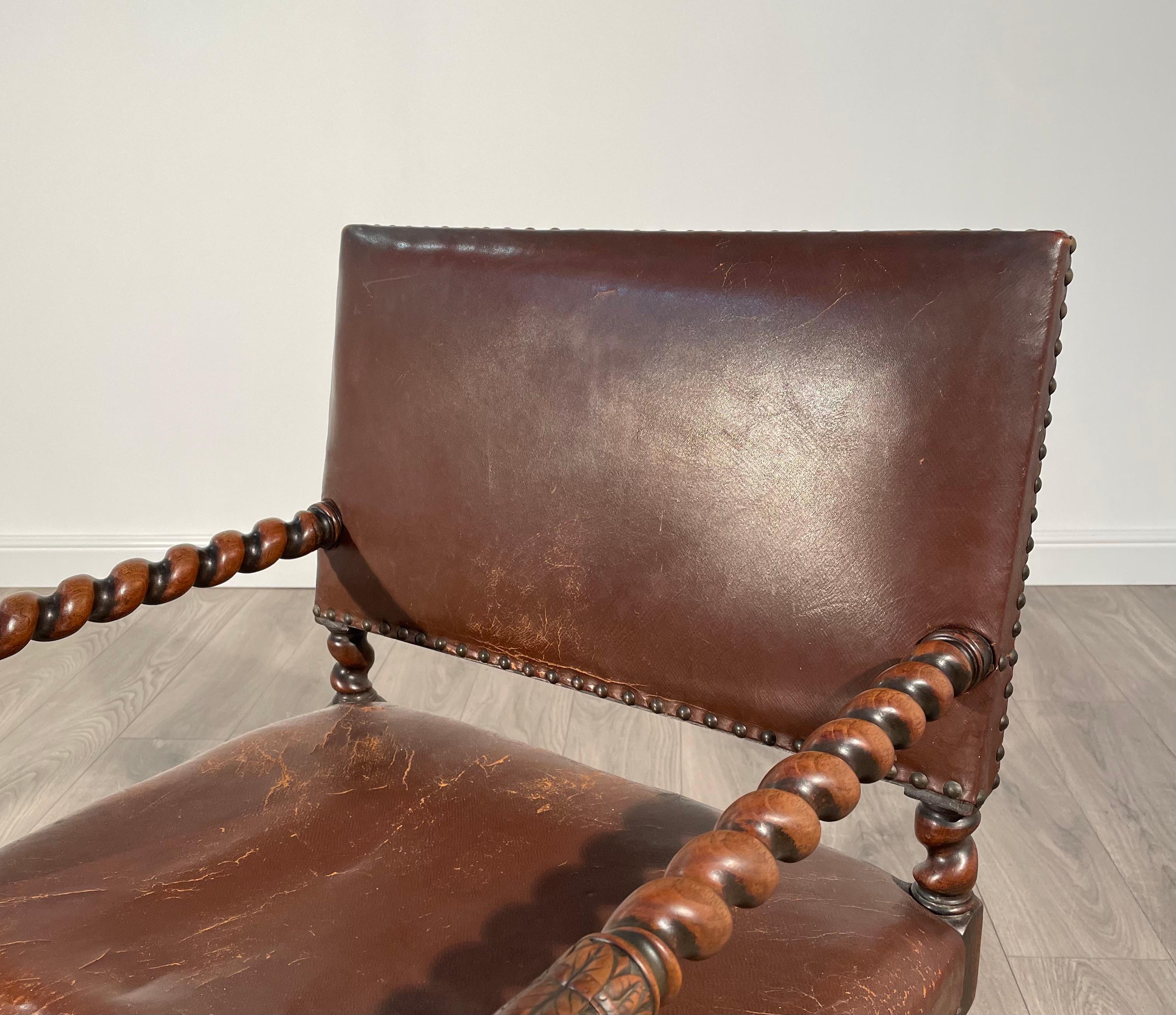 Chêne Fauteuil décoratif ancien du 19ème siècle en chêne (REF AF-1871) en vente