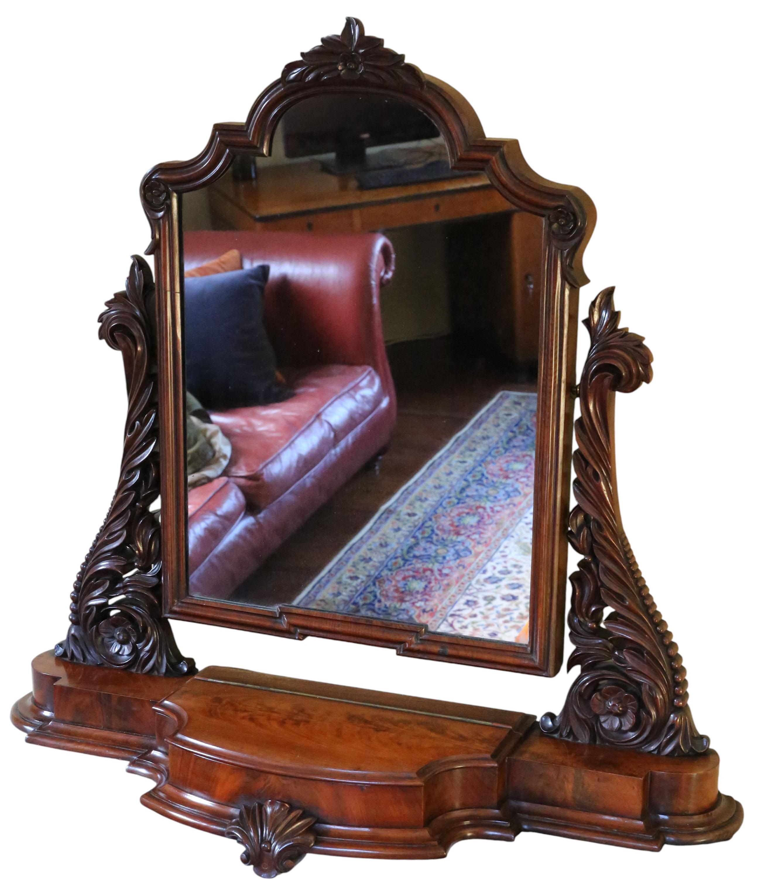 Antique Table à coiffer du 19ème siècle Antique Mirror - Belle qualité

Pleine de charme et de caractère, cette rare trouvaille décorative est fabriquée en acajou et présente une patine d'âge, de couleur et d'aspect attrayante. Il s'agit d'une pièce