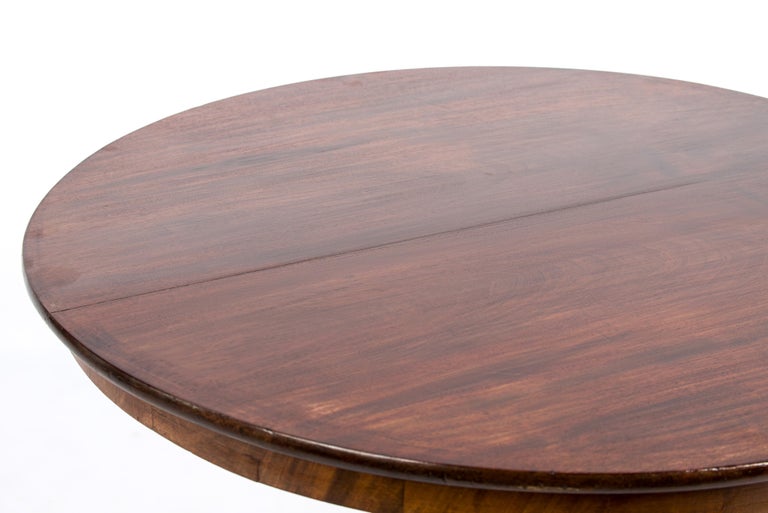 Polished Antique 19th Century Dutch Empire Round Mahogany Table on a Hexagonal Base For Sale