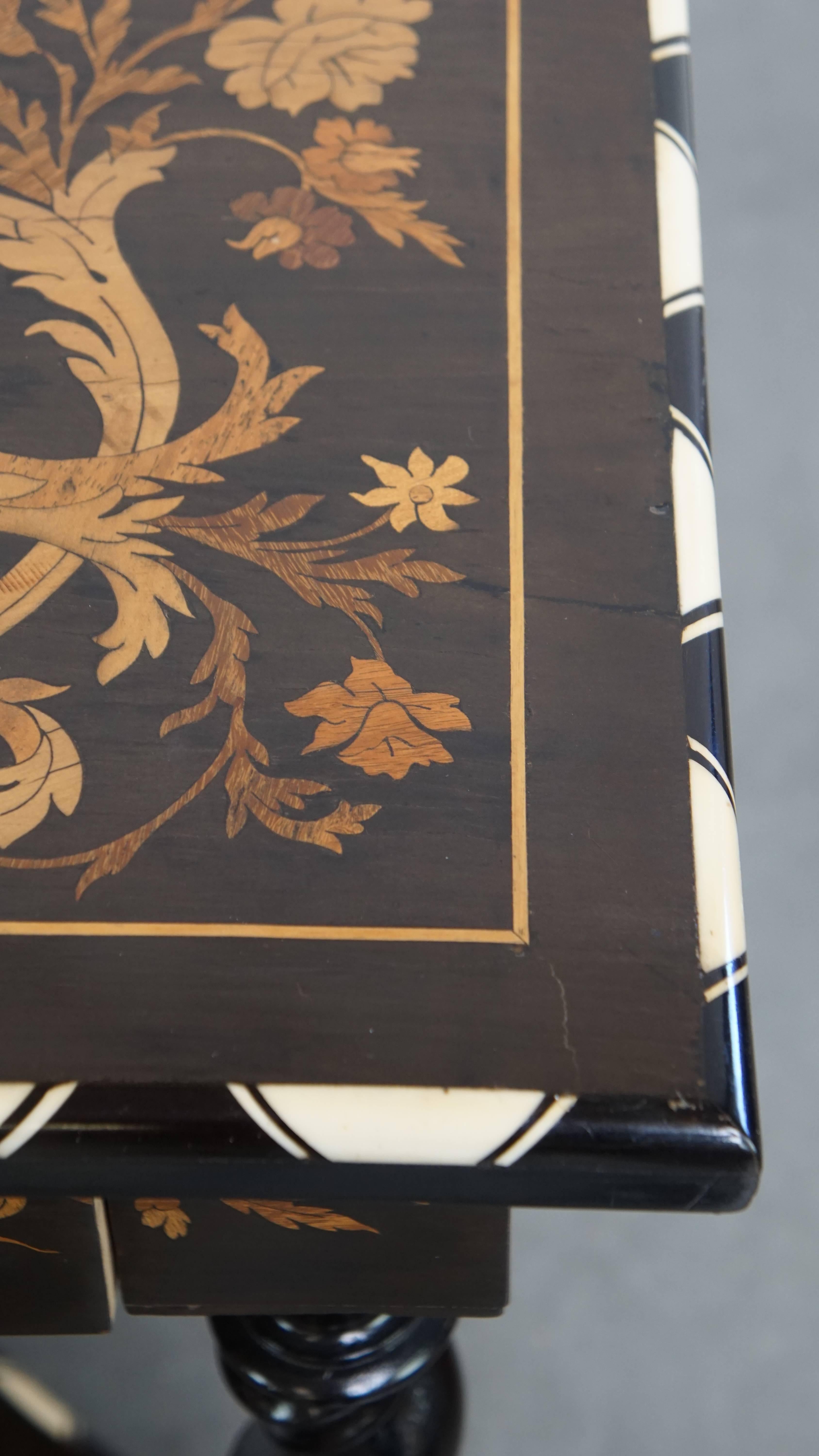 Antique 19th-Century Dutch Marquetry Table For Sale 6