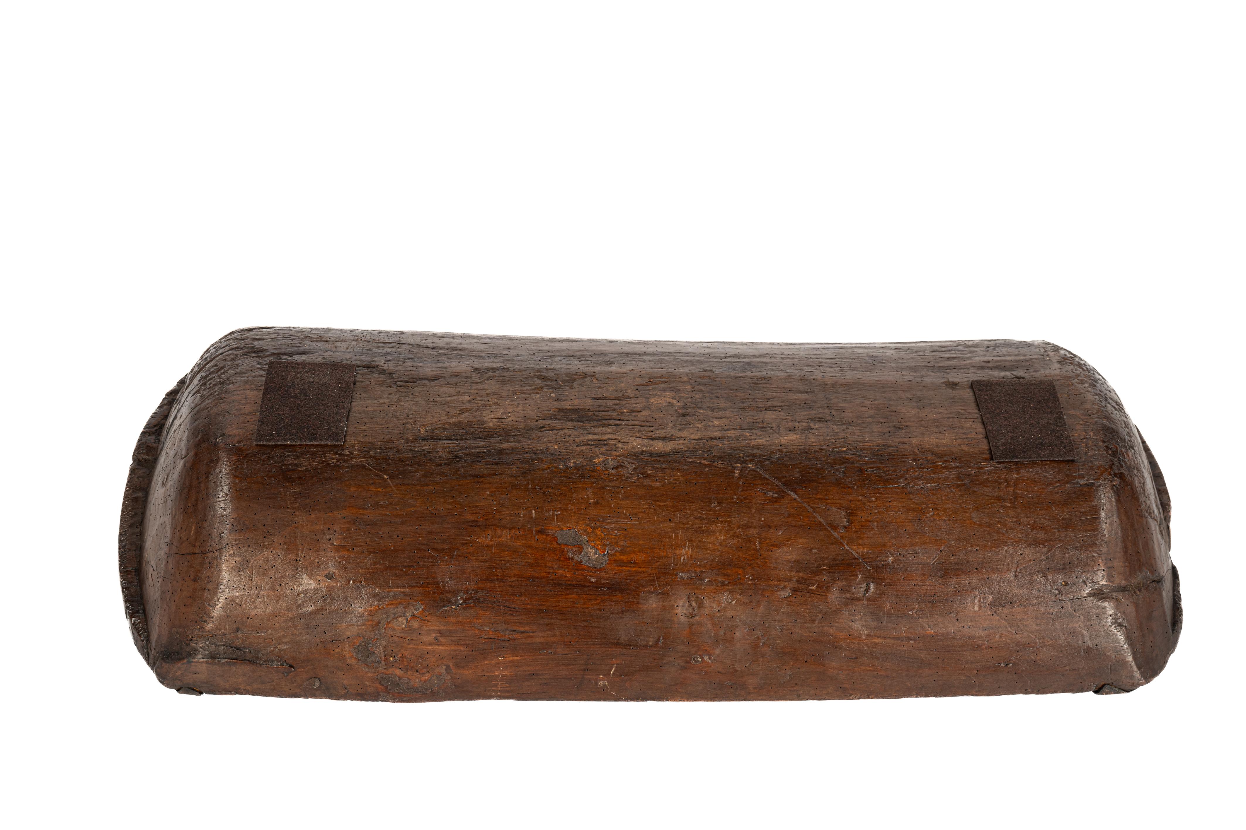Acier Orme massif sculpté rustique hollandais ancien du 19e siècle, teinté en brun  auge à grains en vente