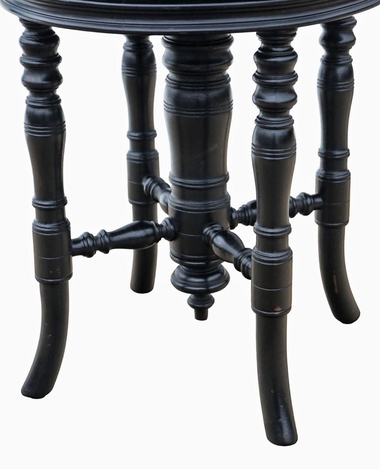 Antique 19th Century Ebonised Mahogany Revolving Adjustable Piano Stool In Good Condition For Sale In Wisbech, Cambridgeshire