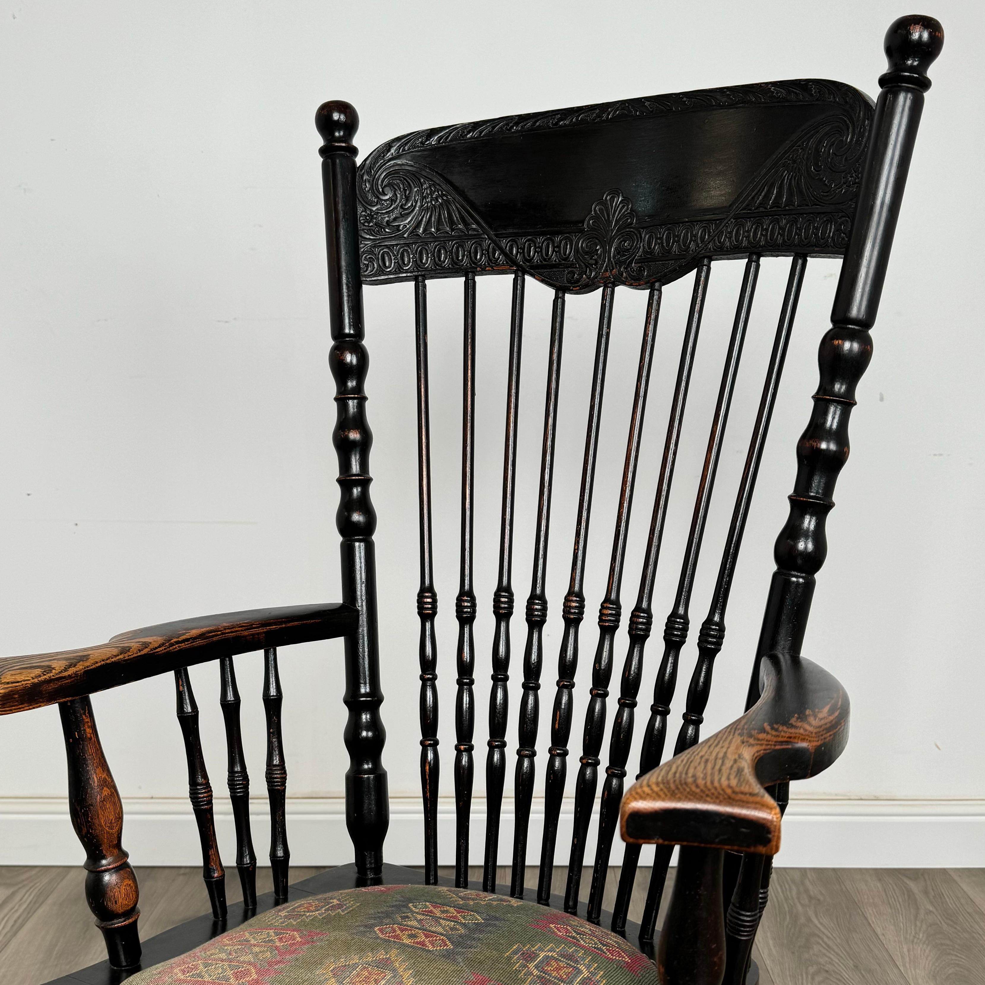 Antiker ebonisierter Windsor-Sessel aus Eiche aus dem 19. Jahrhundert ( REF AF-3467) im Angebot 5