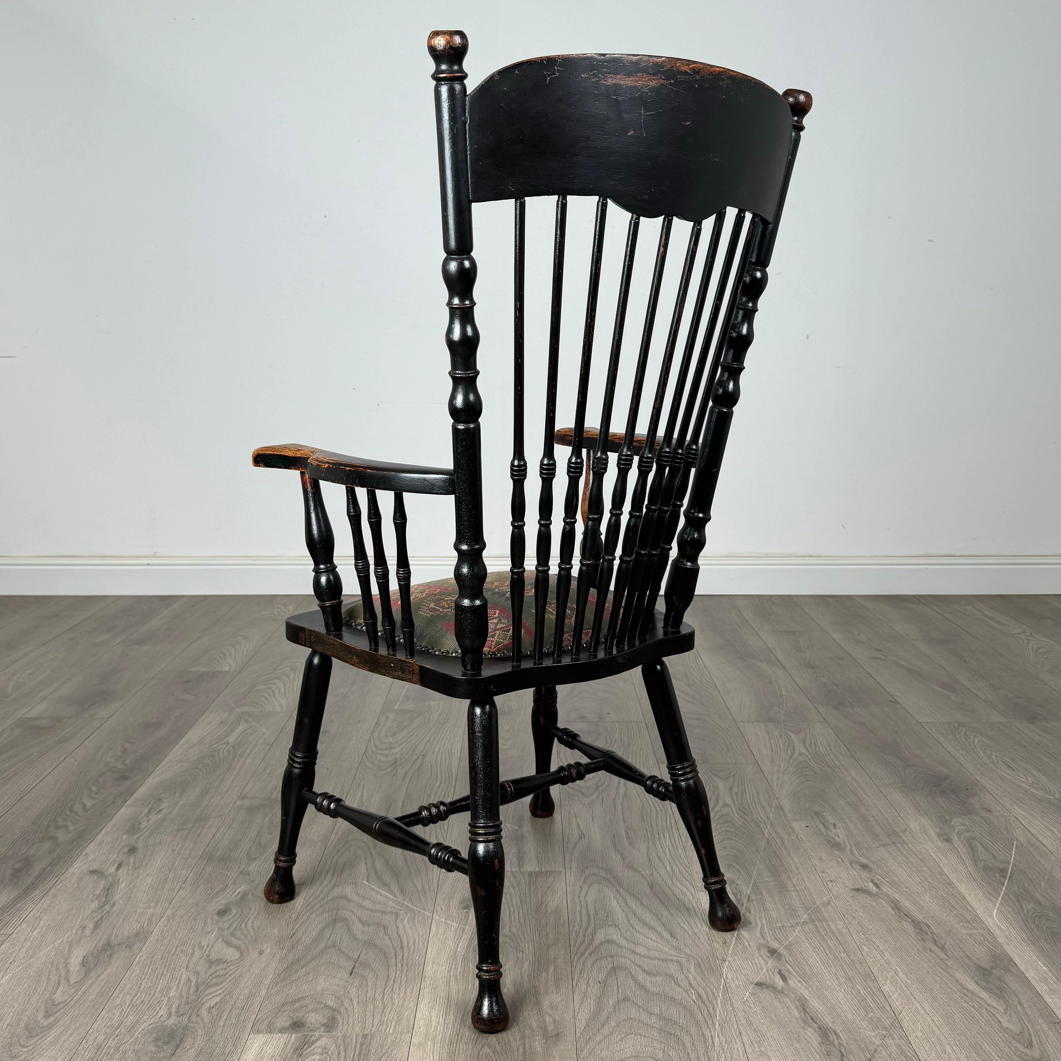 Antiker ebonisierter Windsor-Sessel aus Eiche aus dem 19. Jahrhundert ( REF AF-3467) im Zustand „Gut“ im Angebot in Ledbury, GB