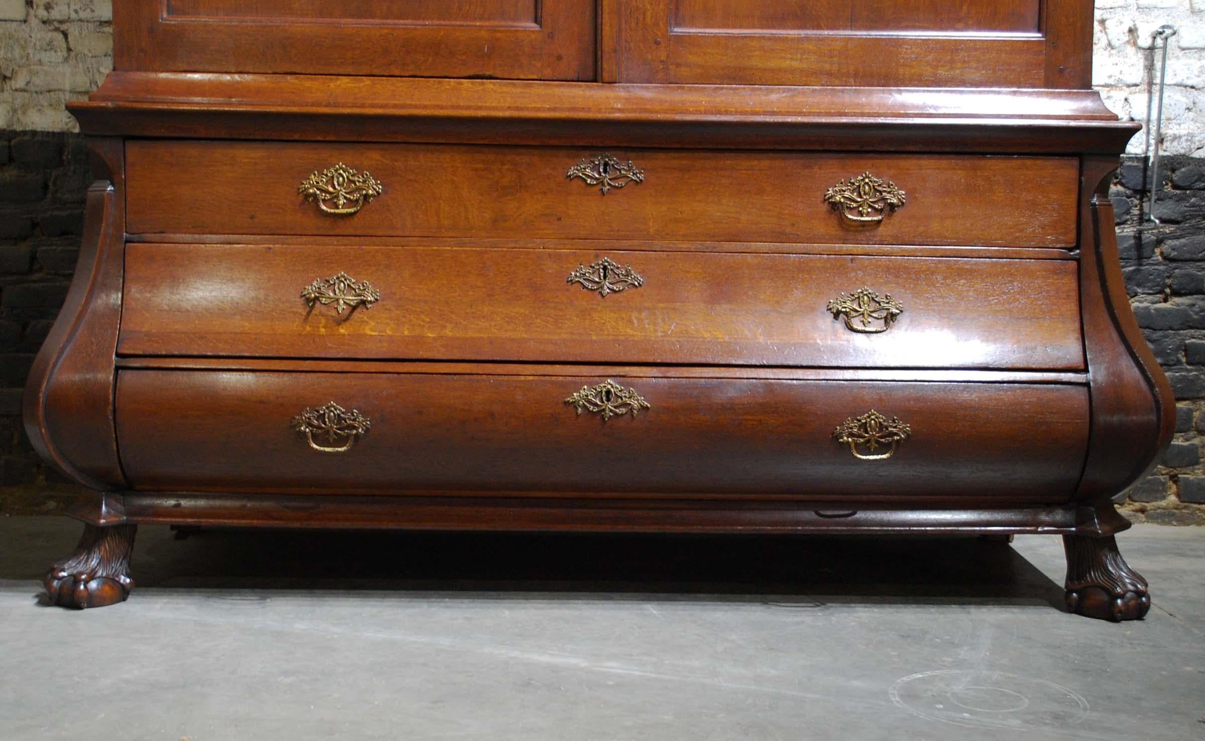 Antique 19th Century Empire Dutch Bombe Solid Oak Cabinet In Good Condition For Sale In Casteren, NL