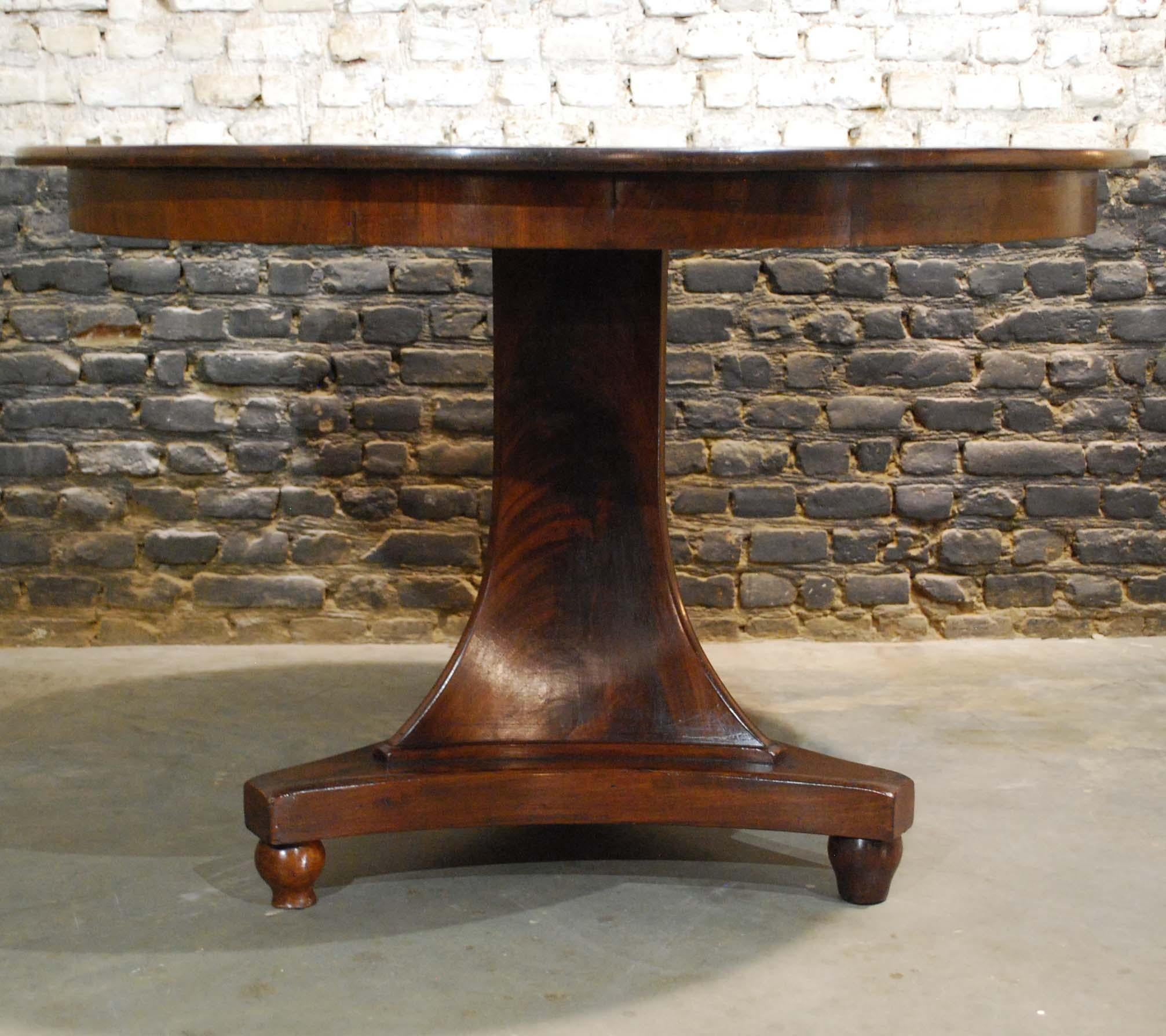 Polished Antique 19th Century Empire Dutch Mahogany Round Dining Table