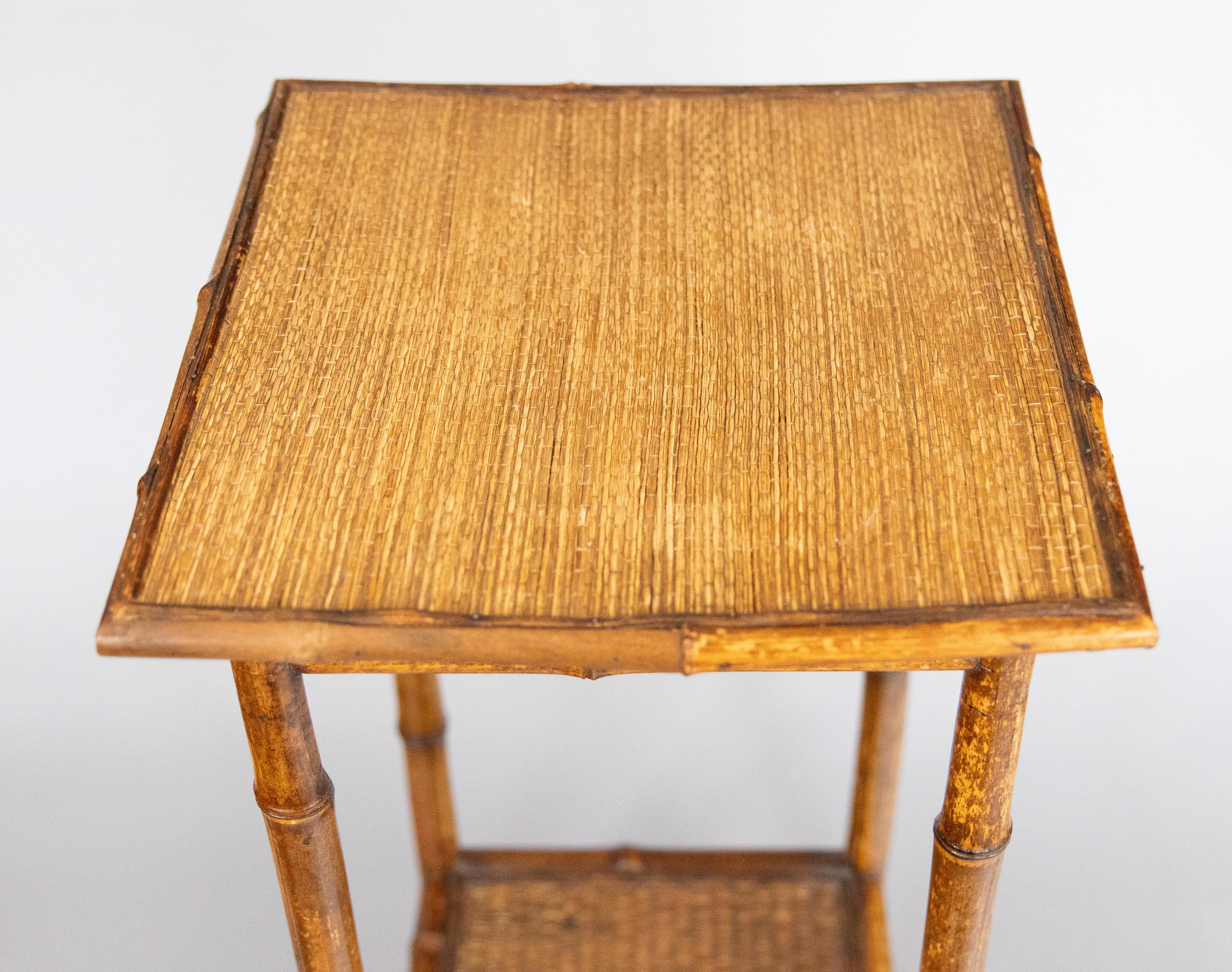 Table d'appoint ancienne en bambou anglais du XIXe siècle Bon état - En vente à Pearland, TX