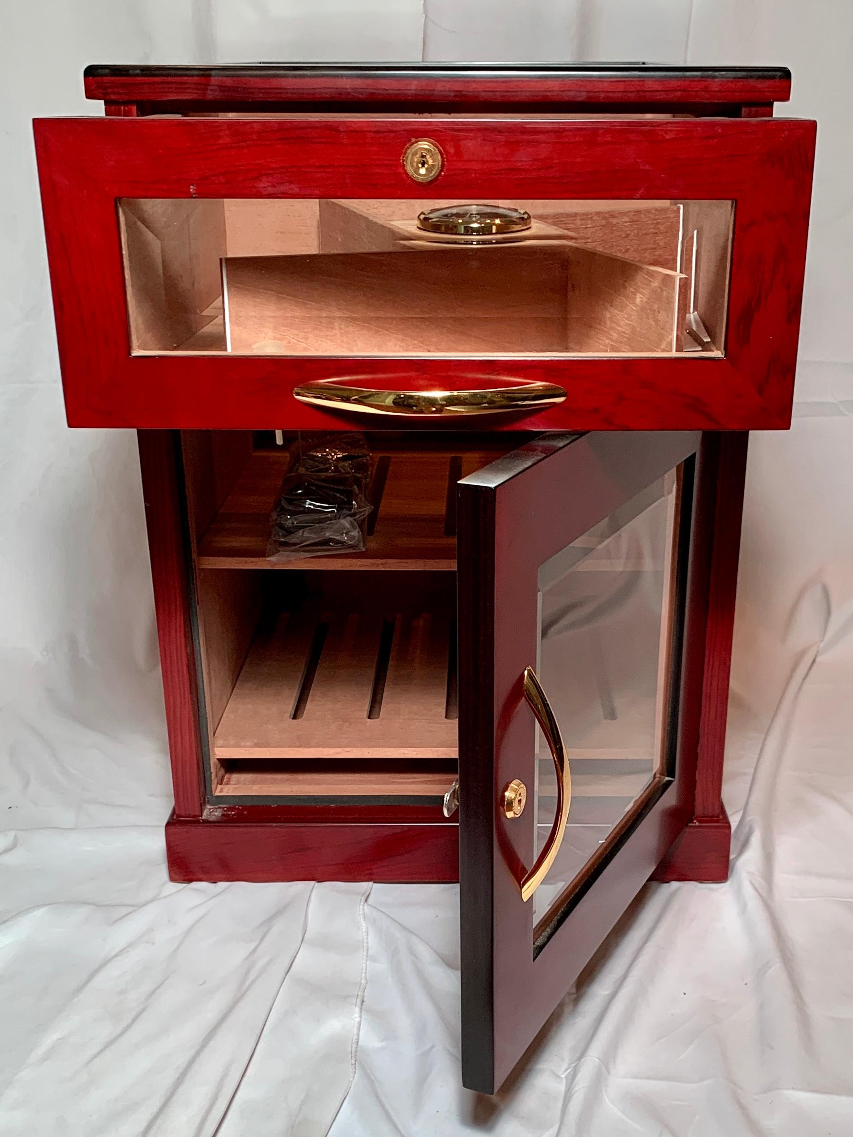  English Beveled Glass & Brass Mounted Mahogany Humidor In Good Condition In New Orleans, LA