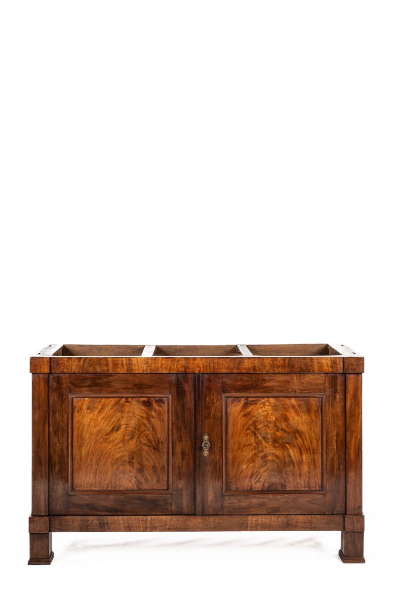 antiguo armario inglés del siglo XIX Biedermeijer de caoba flameada sobre roble de 4 puertas en venta 3