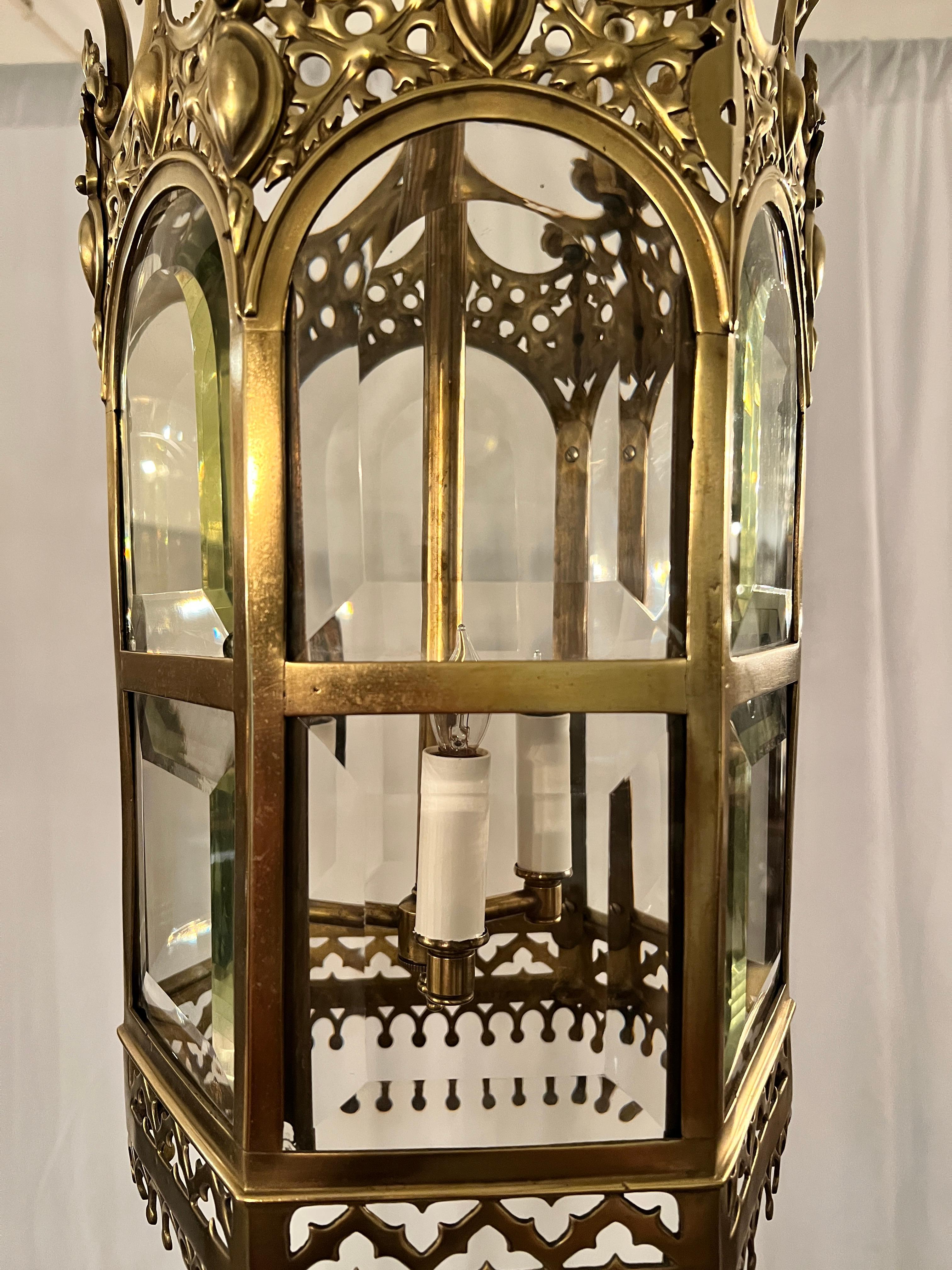 Antique 19th Century English Brass Beveled Glass Lantern  In Good Condition For Sale In New Orleans, LA