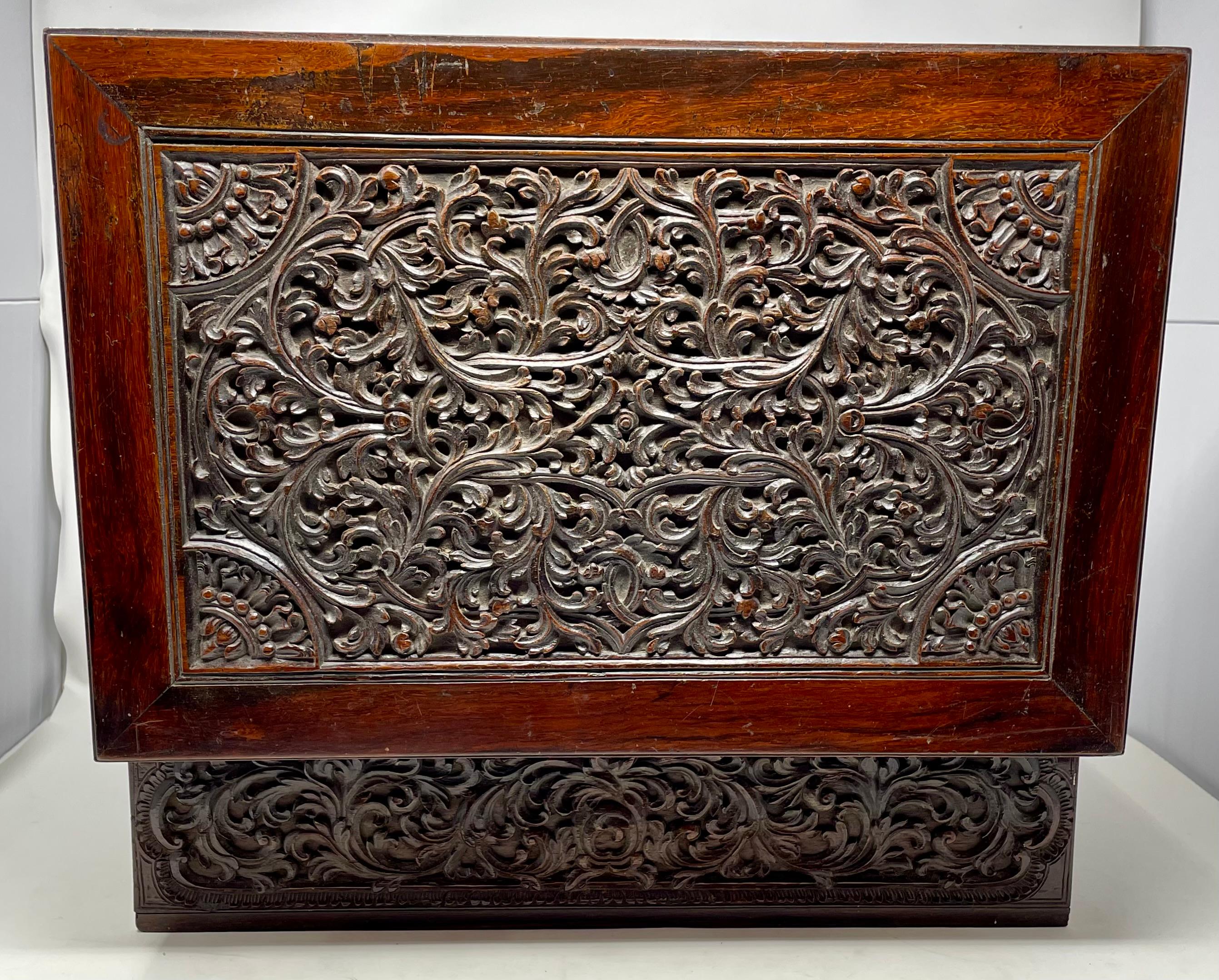Ancienne boîte aux lettres anglaise du 19e siècle en teck sculpté, vers 1880-1890. en vente 3