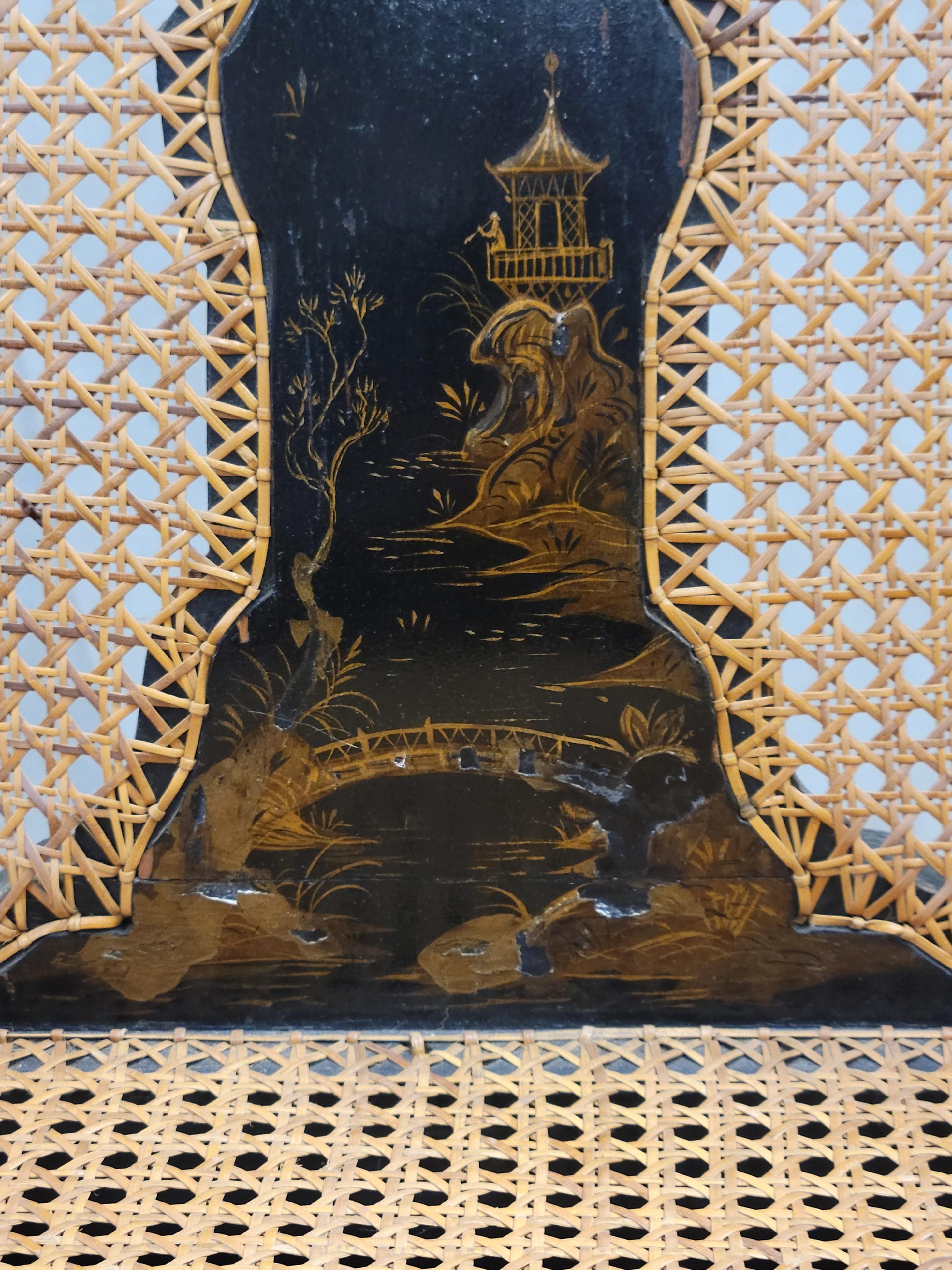 Antico divano con schienale a sedia in lacca e canna inglese del XIX secolo in vendita 5