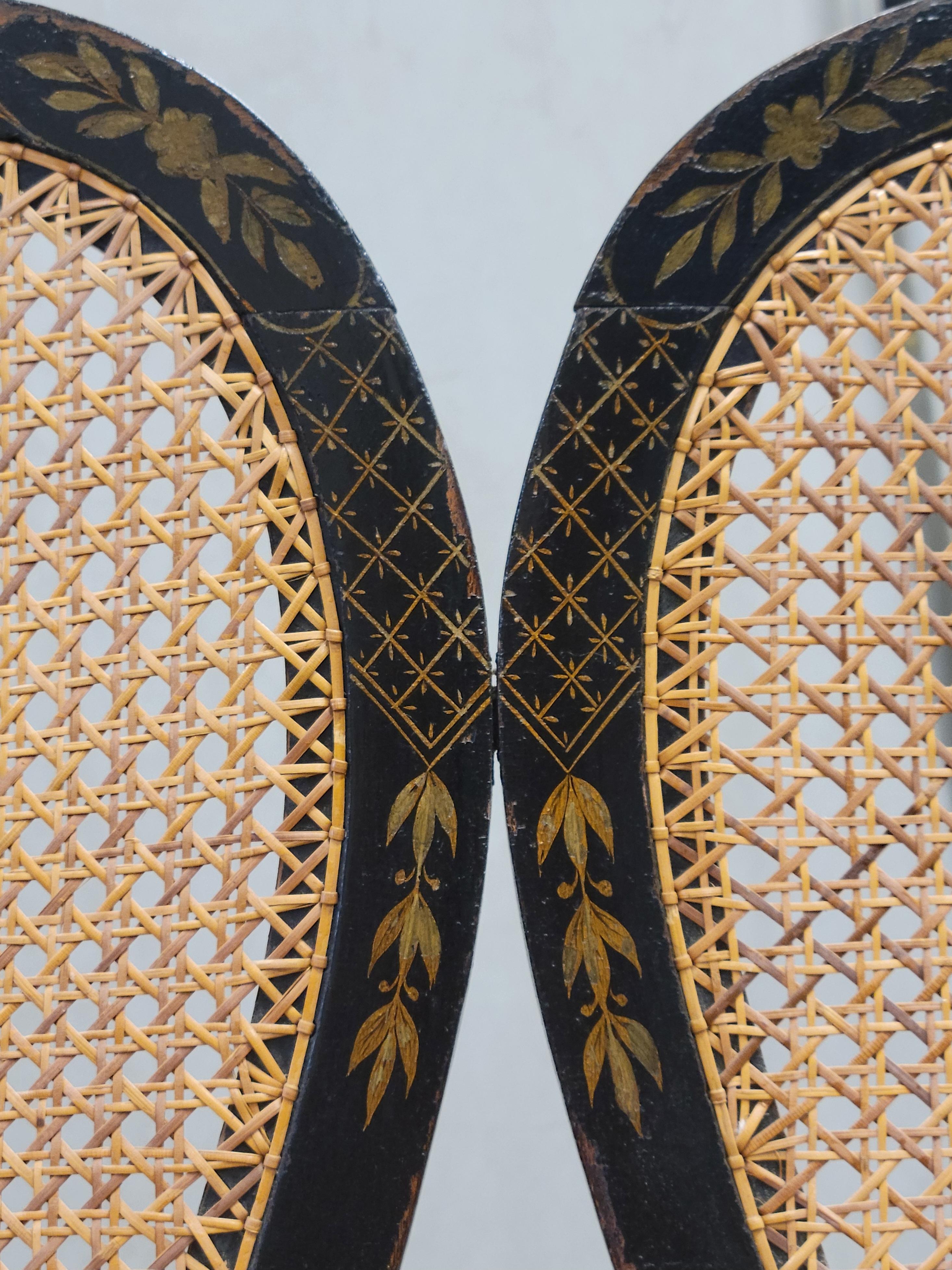 Antico divano con schienale a sedia in lacca e canna inglese del XIX secolo in vendita 6