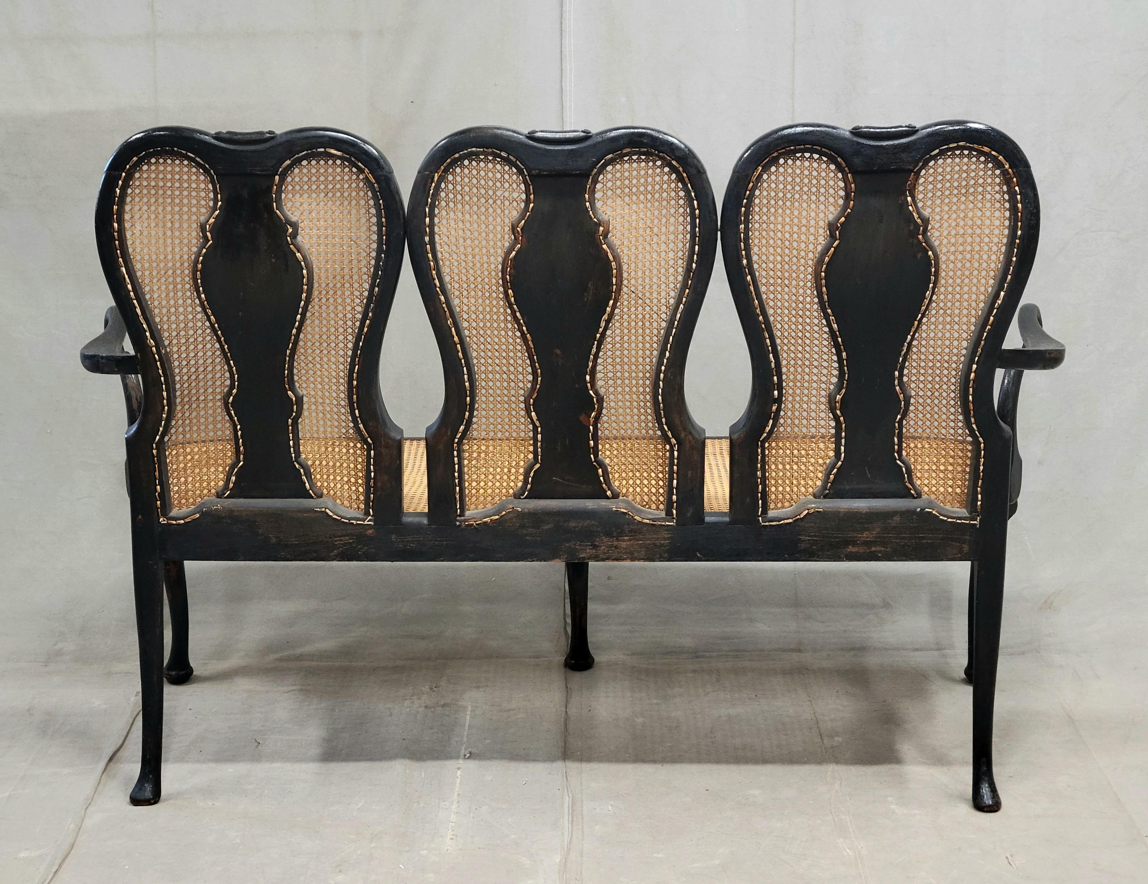 Antico divano con schienale a sedia in lacca e canna inglese del XIX secolo in vendita 13