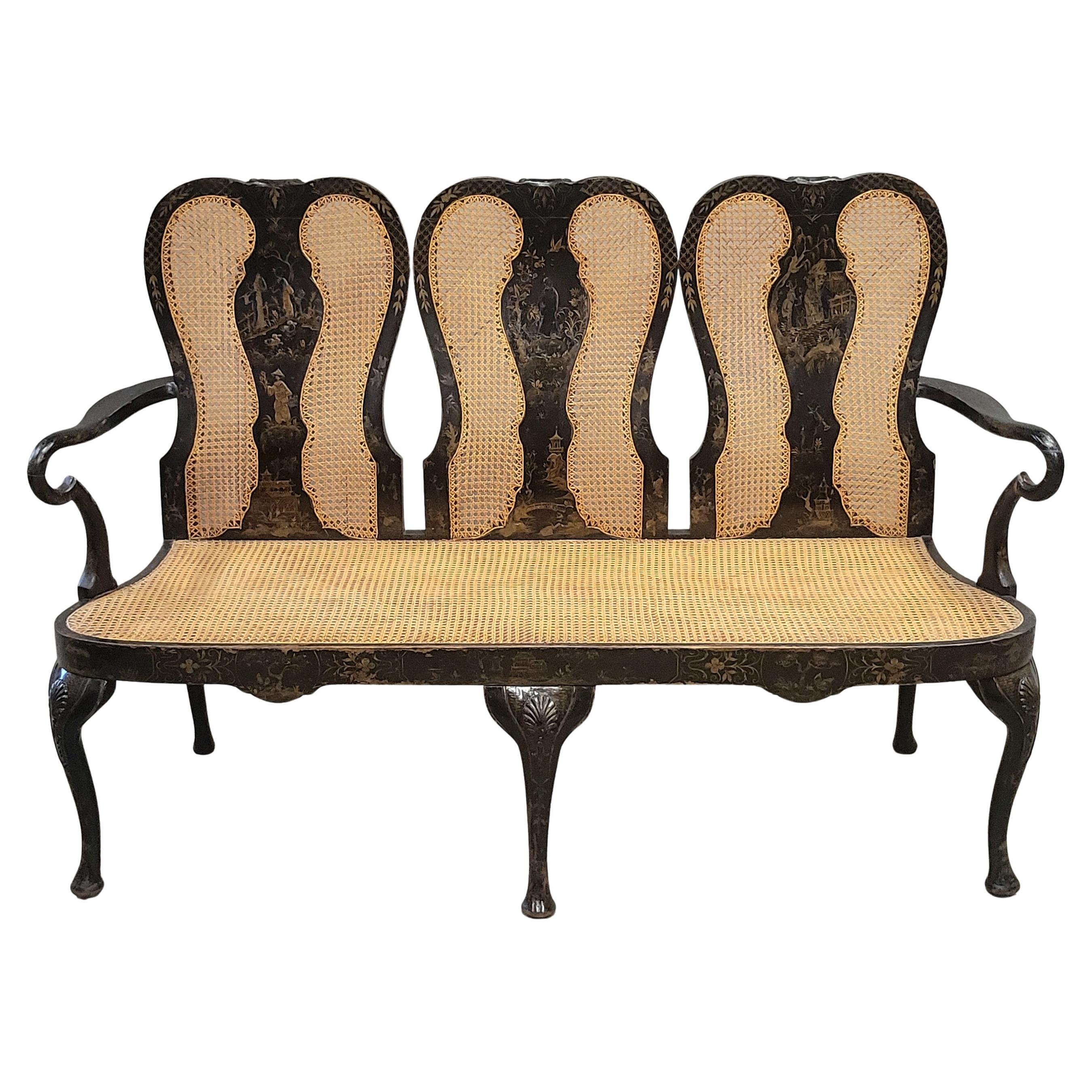 Antico divano con schienale a sedia in lacca e canna inglese del XIX secolo