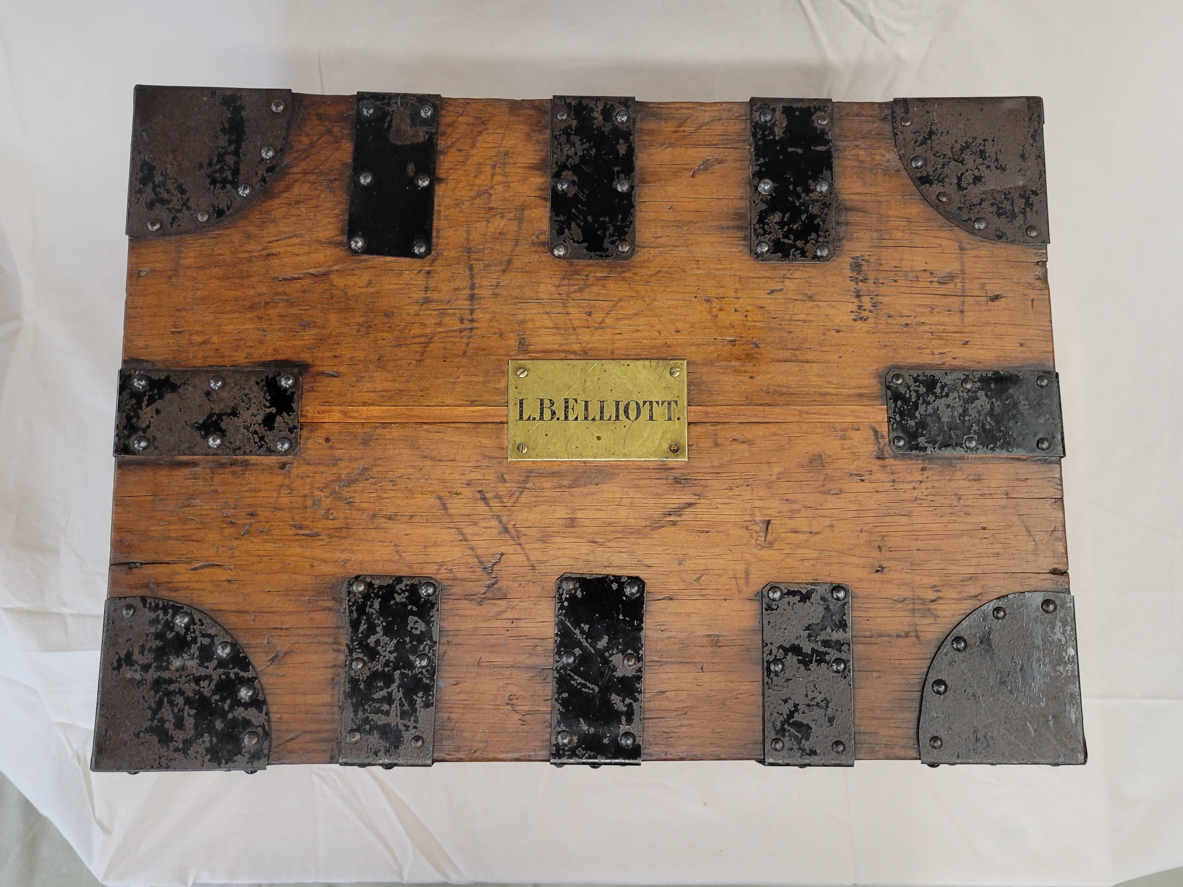 Coloniale britannico Antica scatola portadocumenti inglese del XIX secolo, con monogramma I.L. A. B. Elliotts in vendita