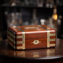 Ancienne boîte à bijoux en acajou et laiton du 19ème siècle, A.I.C C.