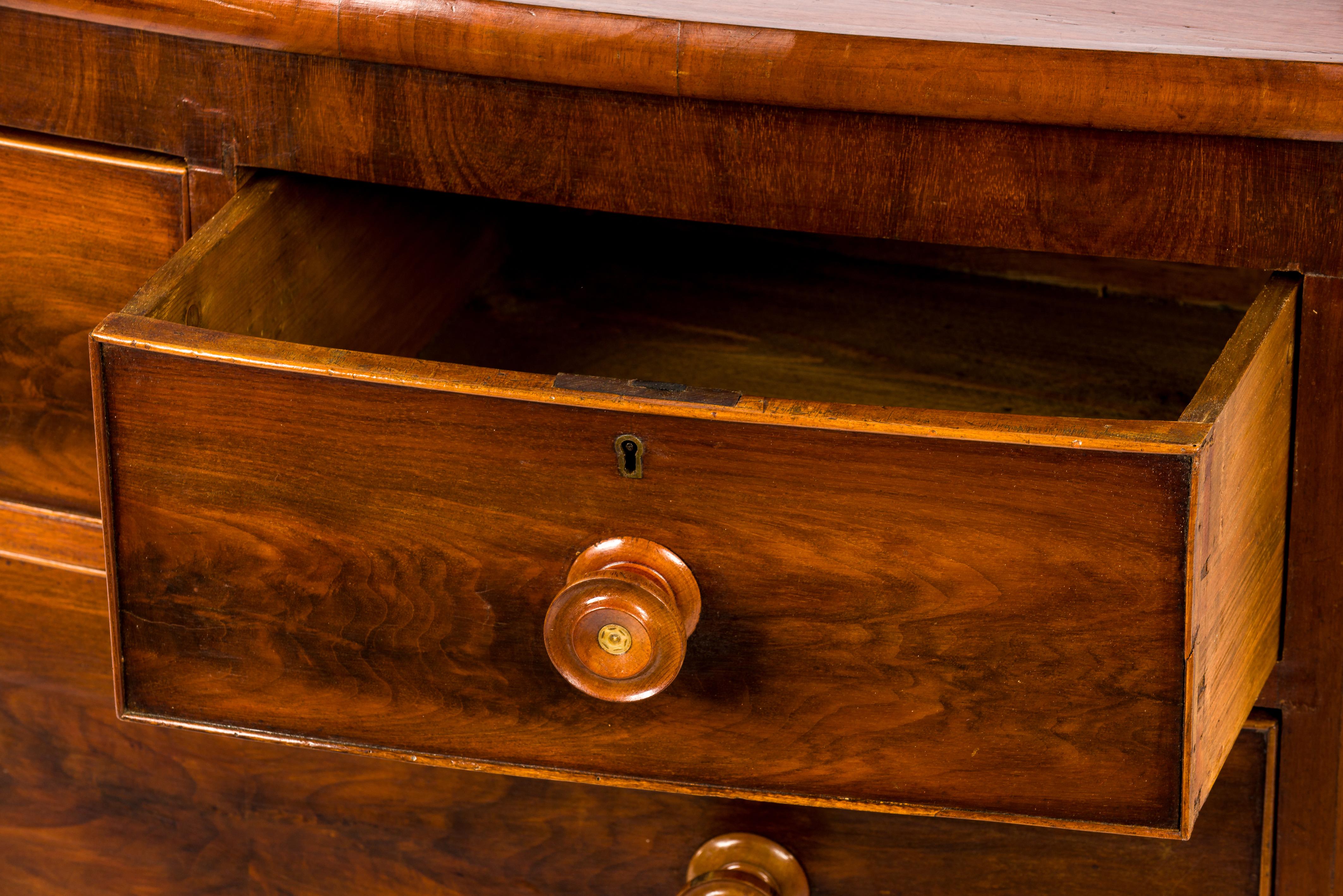 Antique 19th century English Mahogany Chest of Drawers or Commode In Good Condition In Casteren, NL
