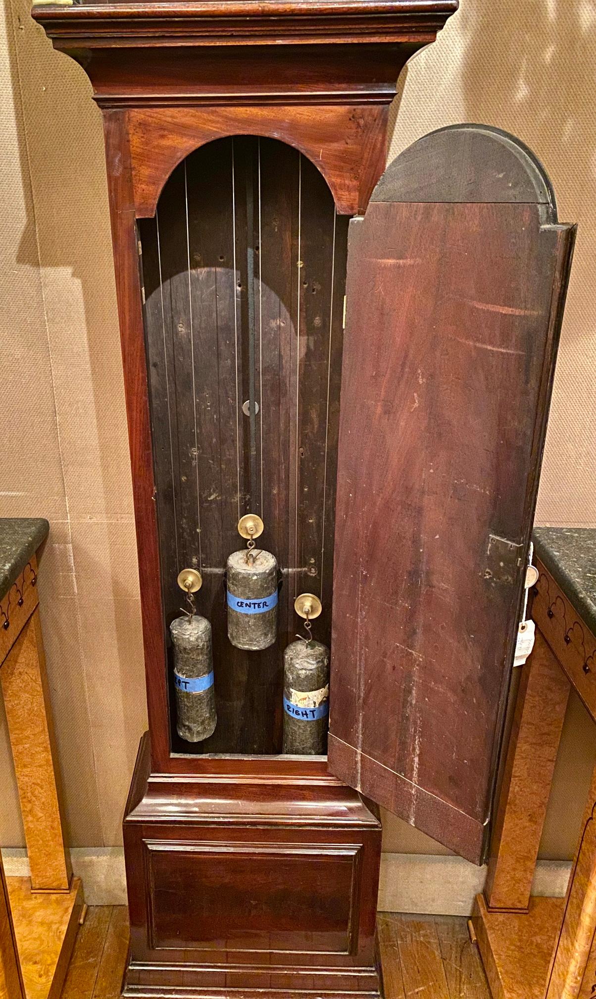 Antique Georgian Mahogany Long Case Clock In Good Condition In New Orleans, LA