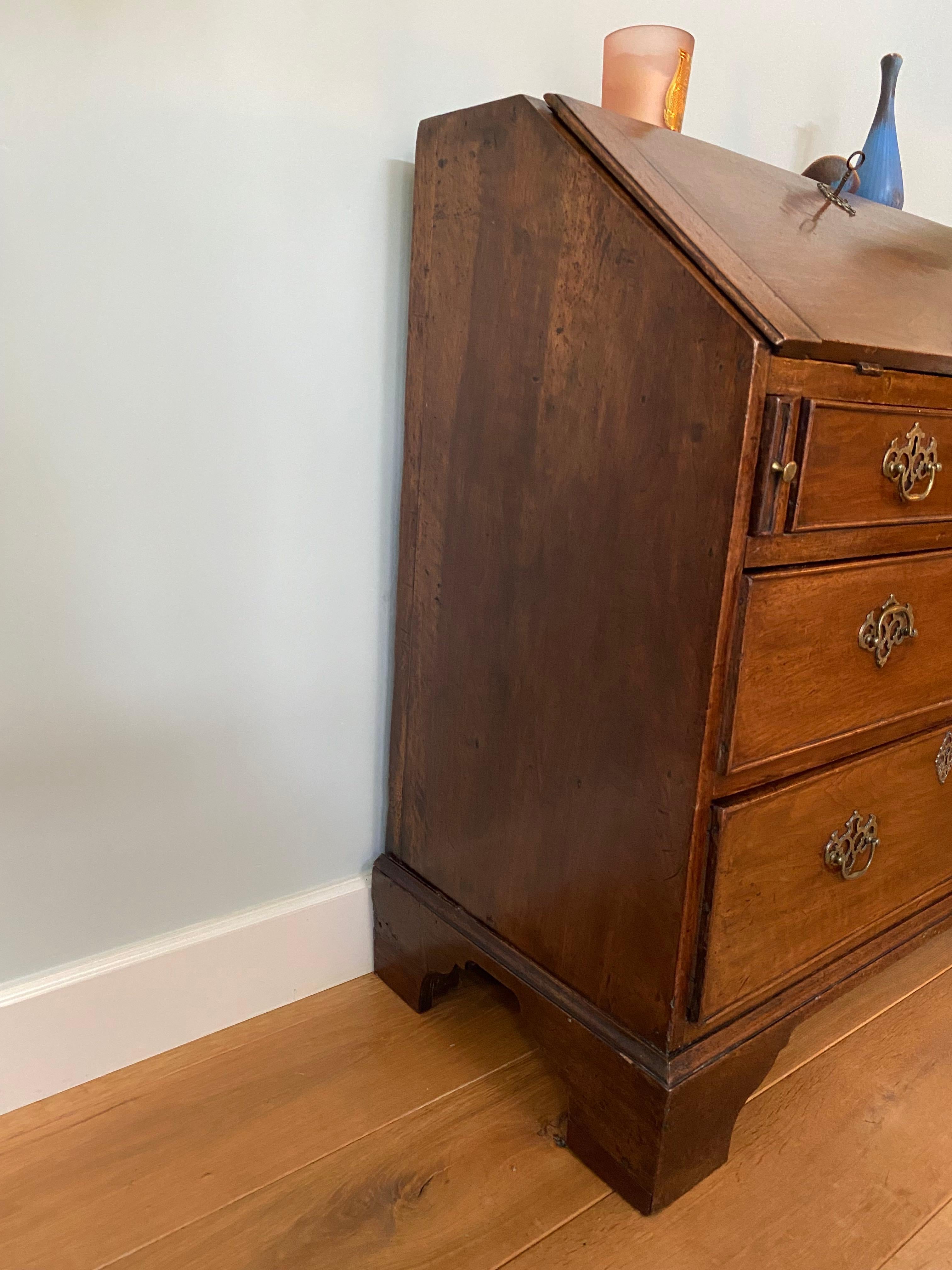 Antique 19th century English oak secretary / bureau For Sale 5