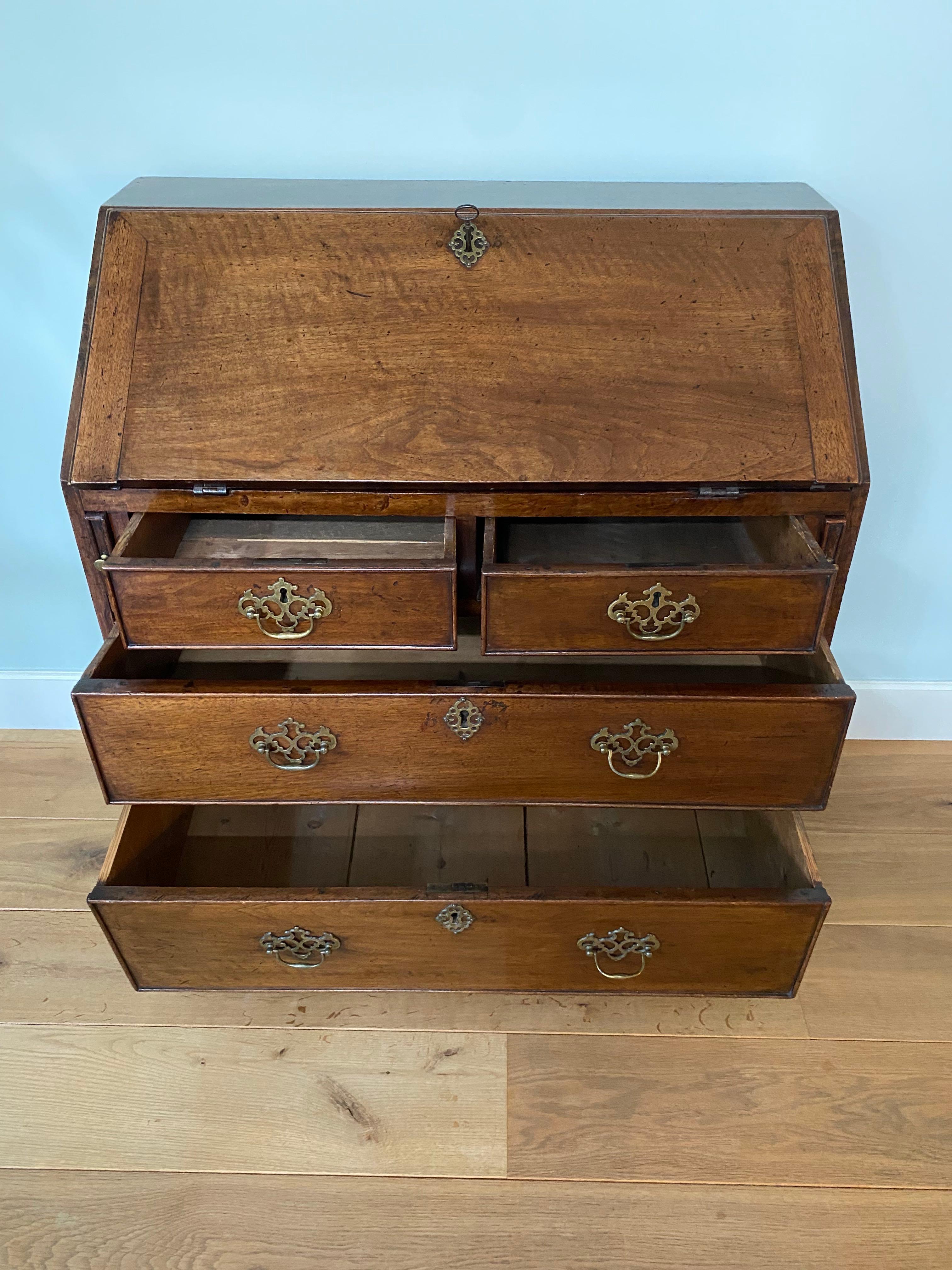 Antique 19th century English oak secretary / bureau For Sale 1