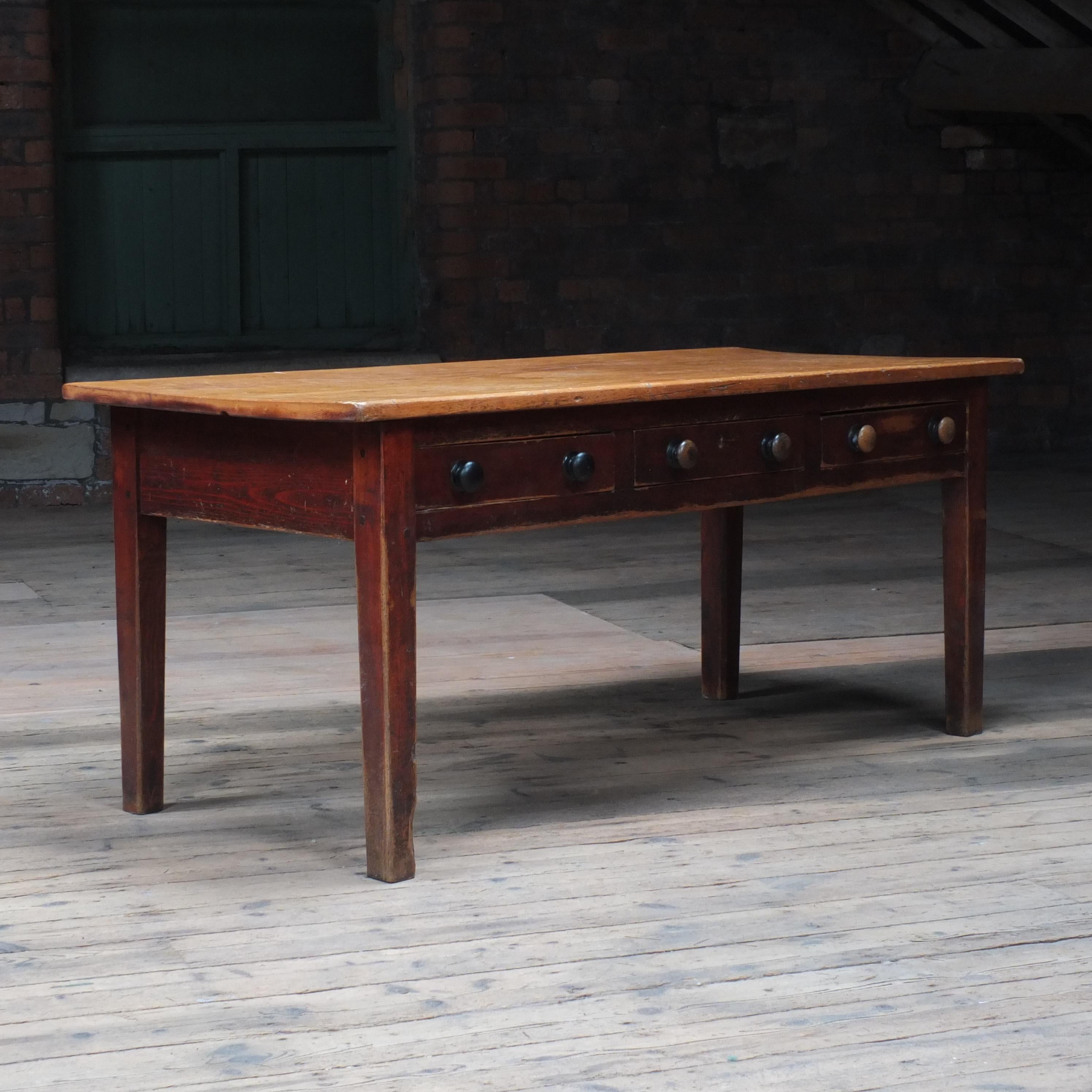 Antique 19th Century English Pitch Pine Prep Table In Fair Condition In Batley, GB