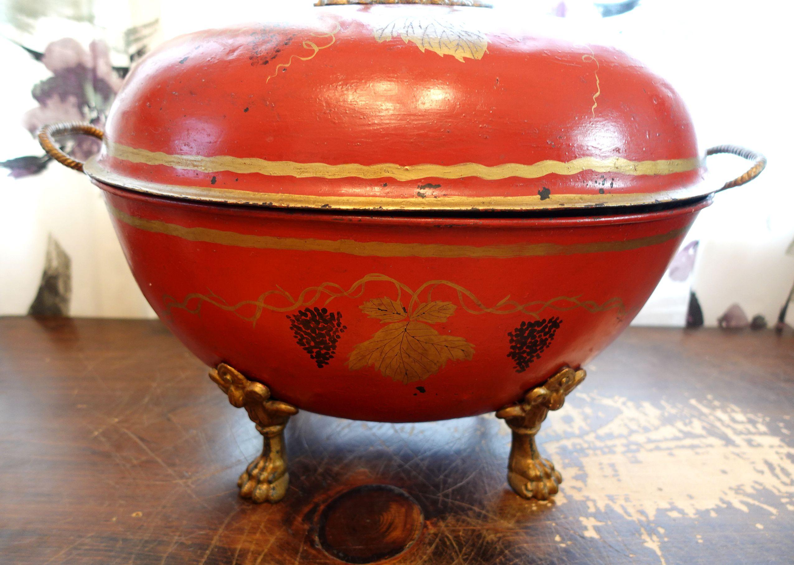 Antique 19th Century English Red Tole Coal Hod In Good Condition For Sale In Norton, MA