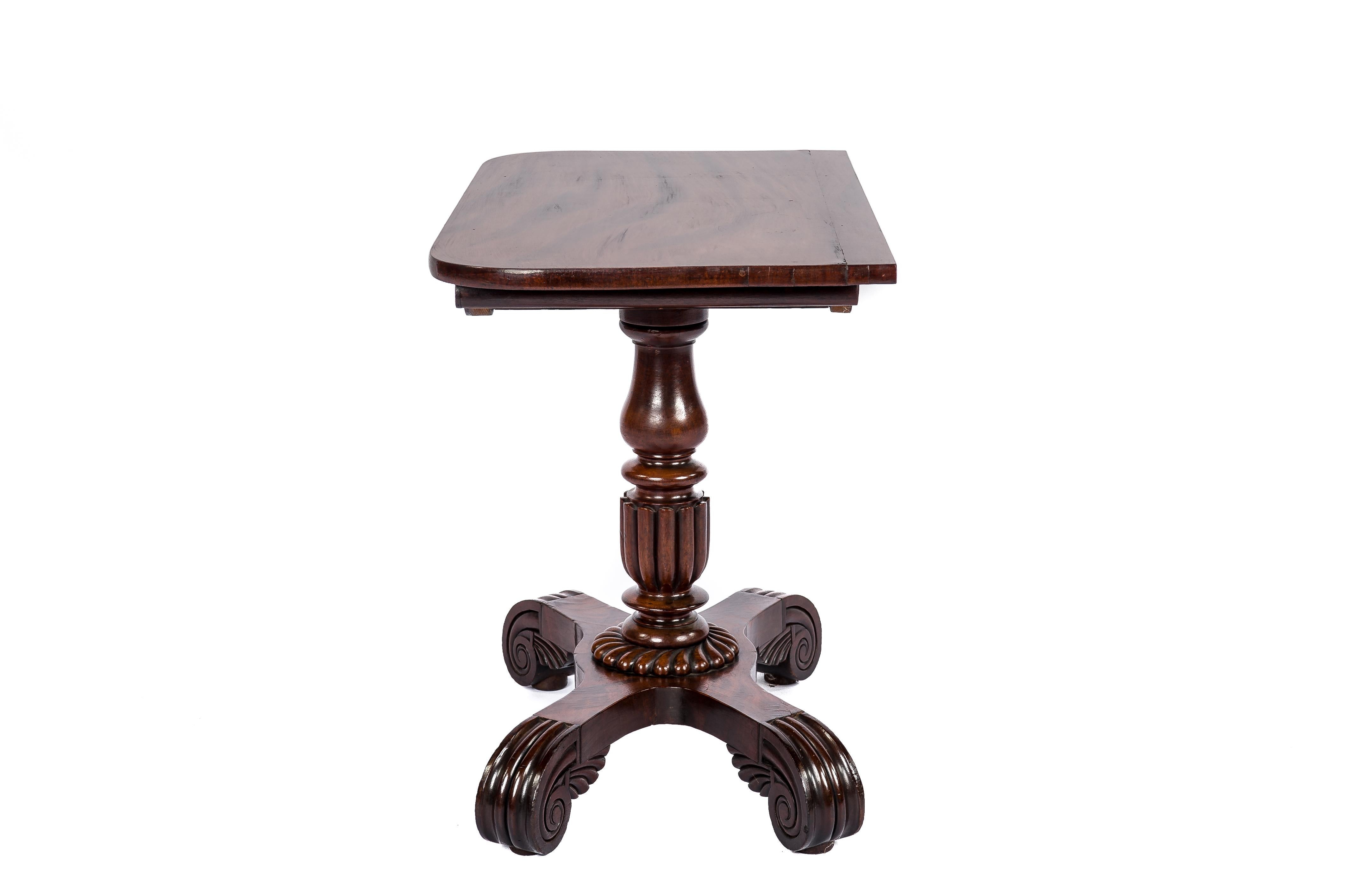 Antique 19th Century English Regency Warm Brown Mahogany Occasional Table For Sale 1