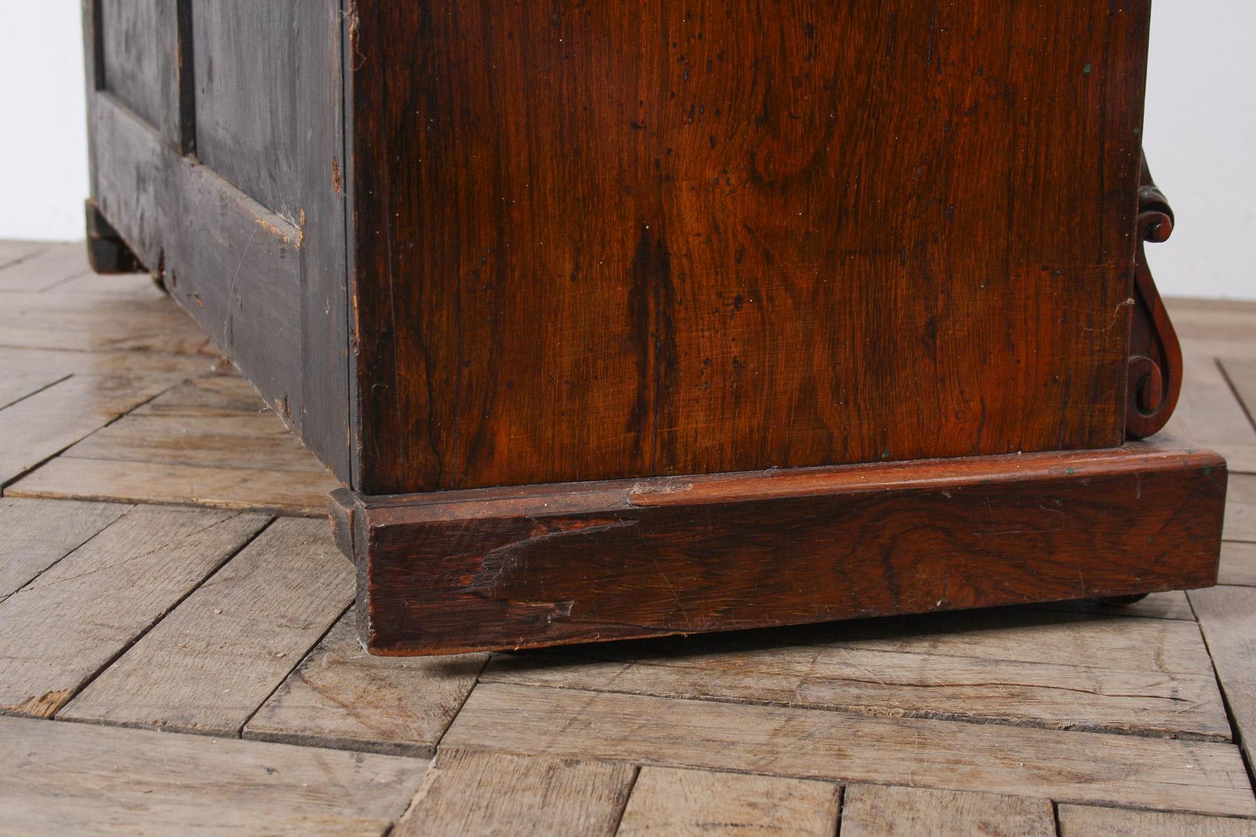 Antiguo Armero de Palisandro Inglés del Siglo XIX Mueble expositor de caza en venta 13