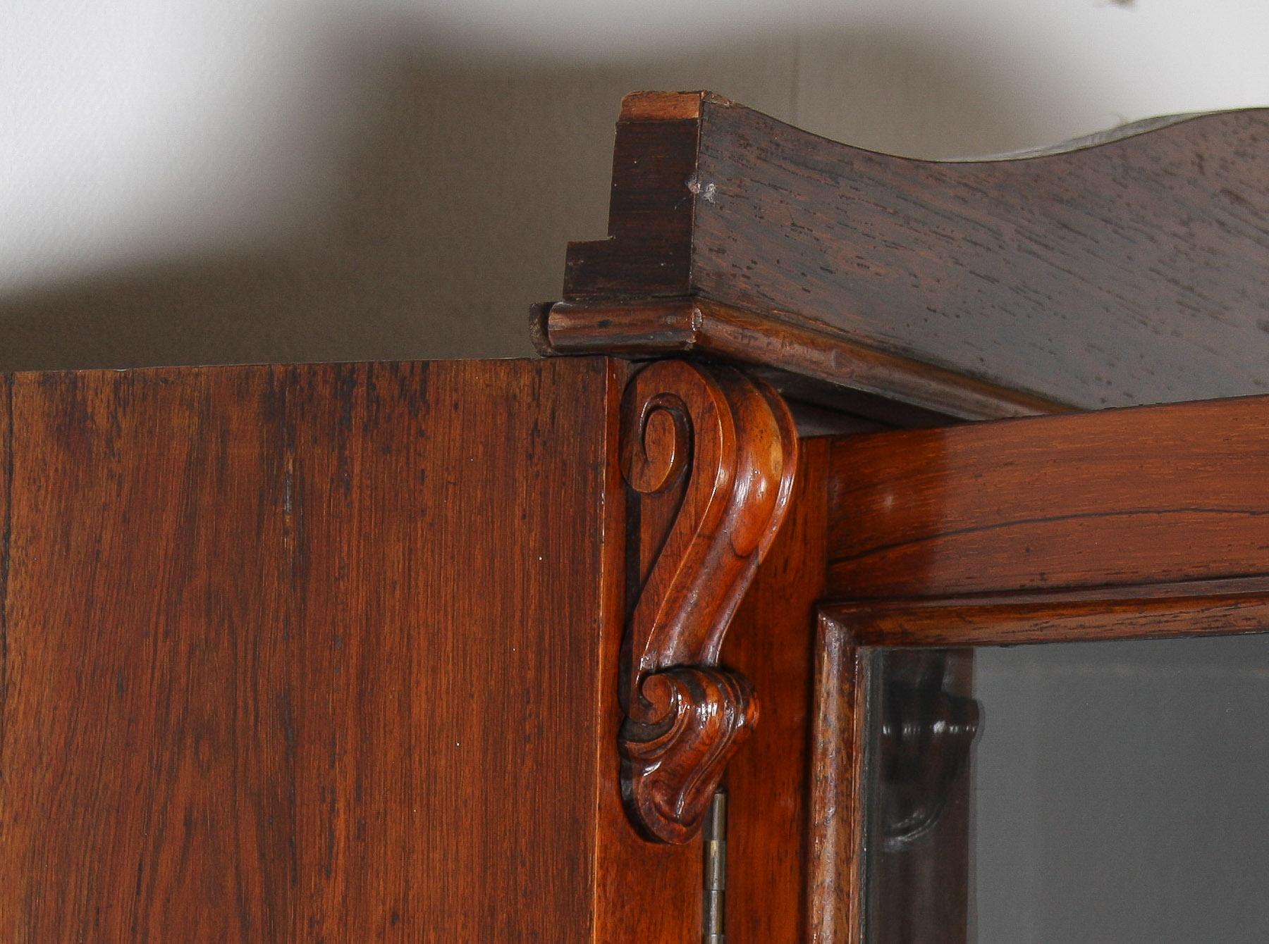 Antiguo Armero de Palisandro Inglés del Siglo XIX Mueble expositor de caza en venta 2