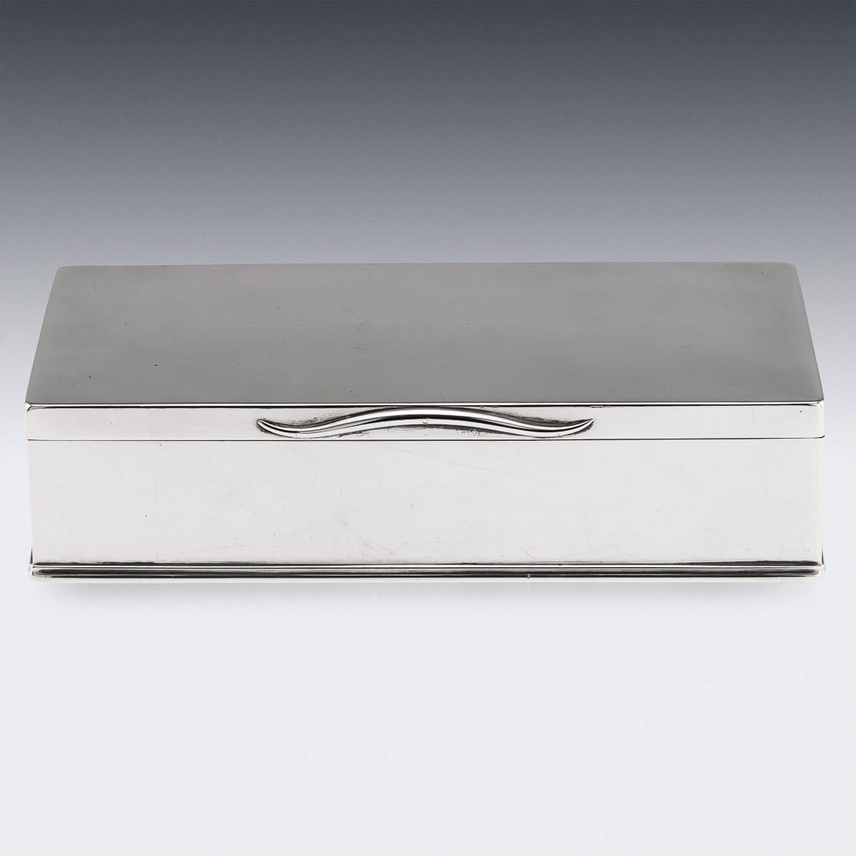 Other Antique 19th Century English Solid Silver Cigar Box, London c.1876 For Sale