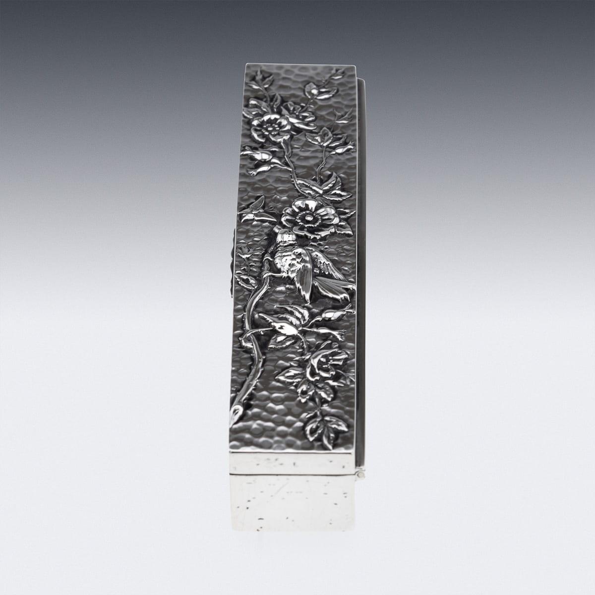 Britannique Ancienne boîte à bagues en argent massif du XIXe siècle de style japonais, c.I.C. 1876 en vente