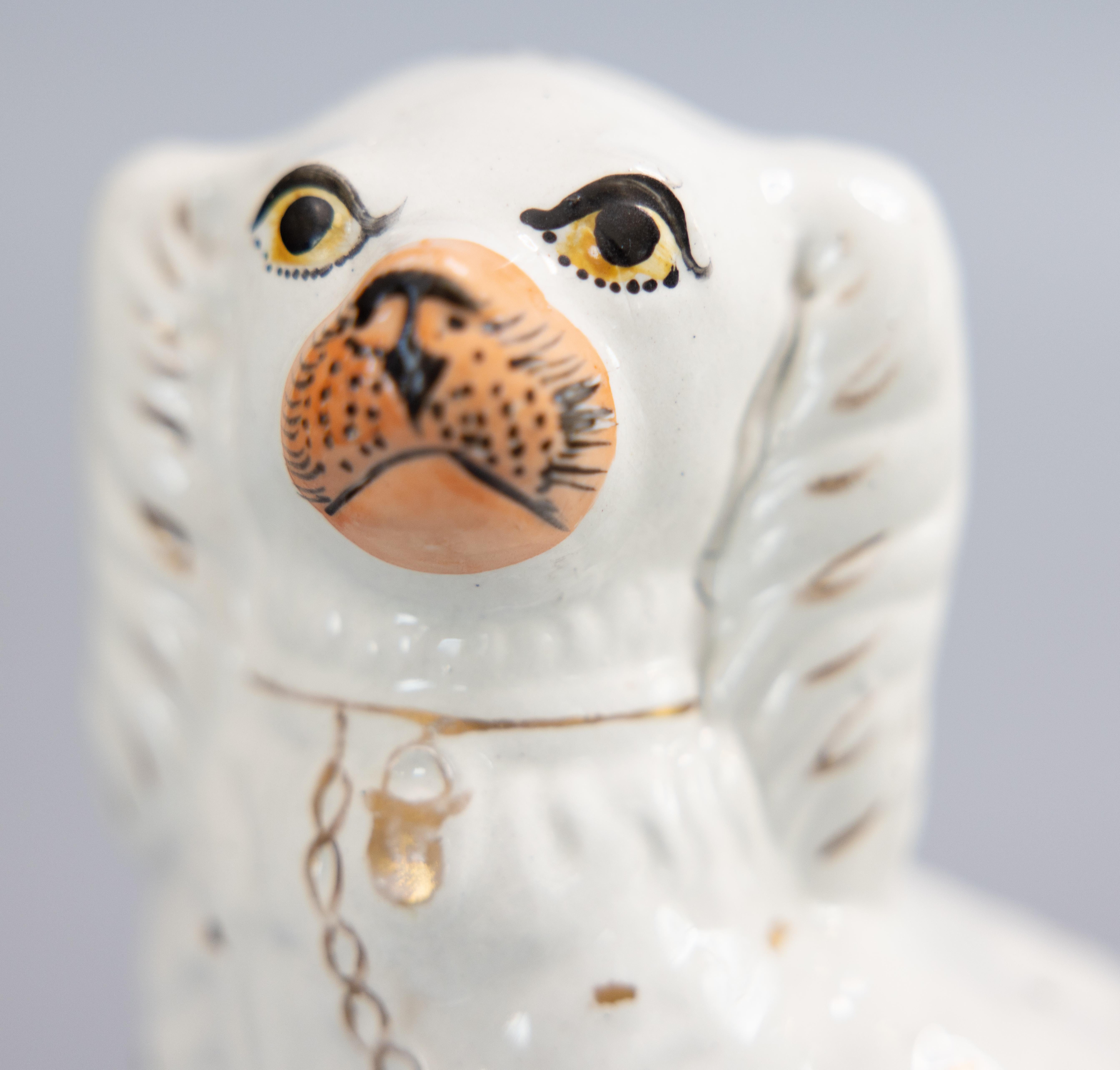 Antique 19th Century English Staffordshire Spaniel Dog In Good Condition In Pearland, TX