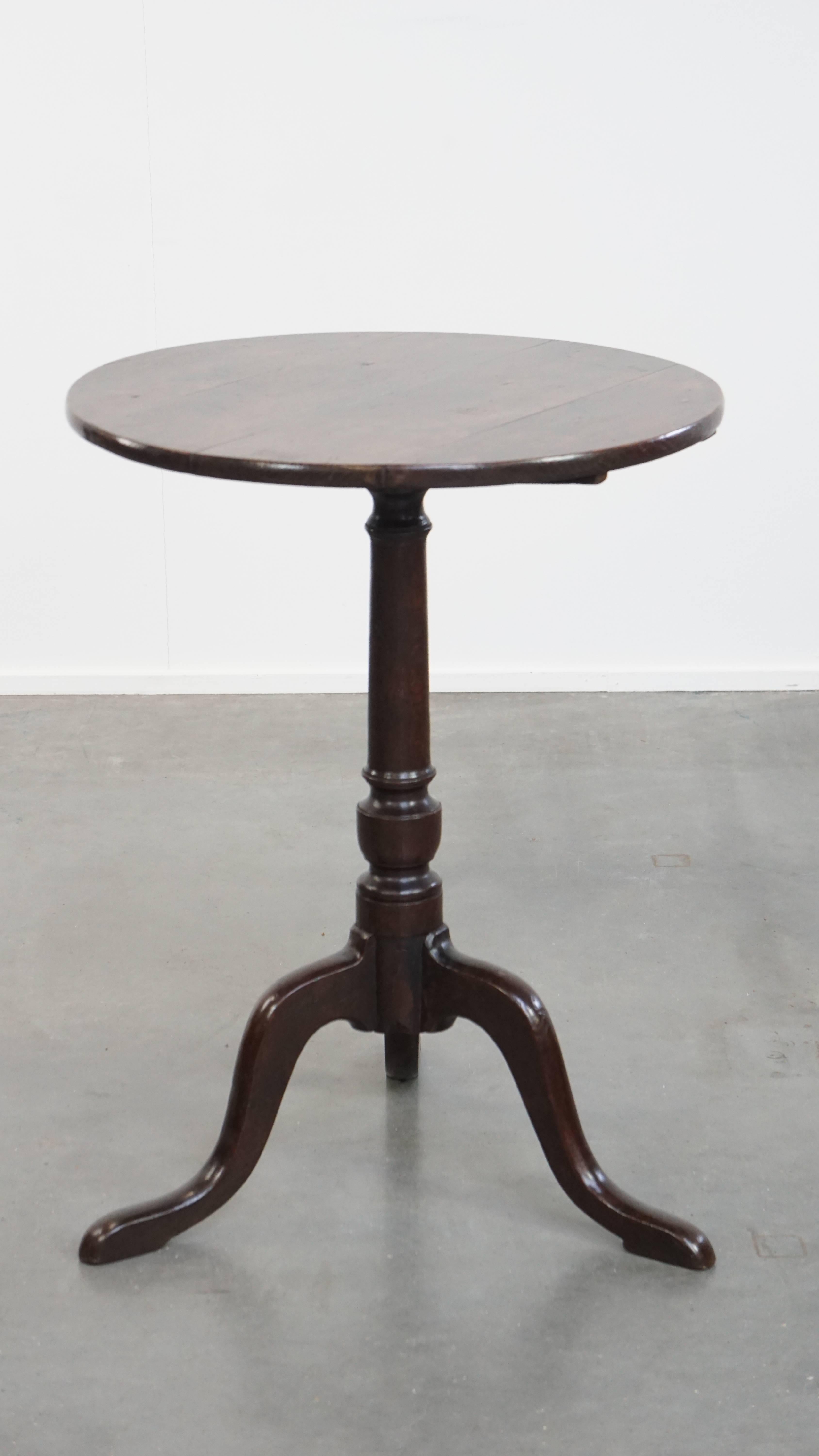 Romain classique Table / table d'appoint anglaise ancienne du 19e siècle à plateau basculant en vente