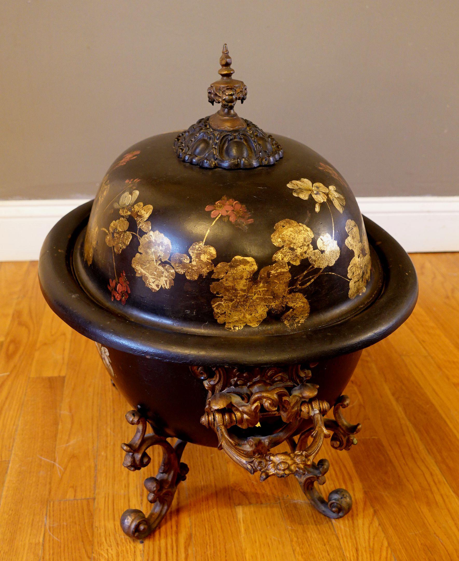 Antique 19th Century English Tole Lidded Coal Hod For Sale 3