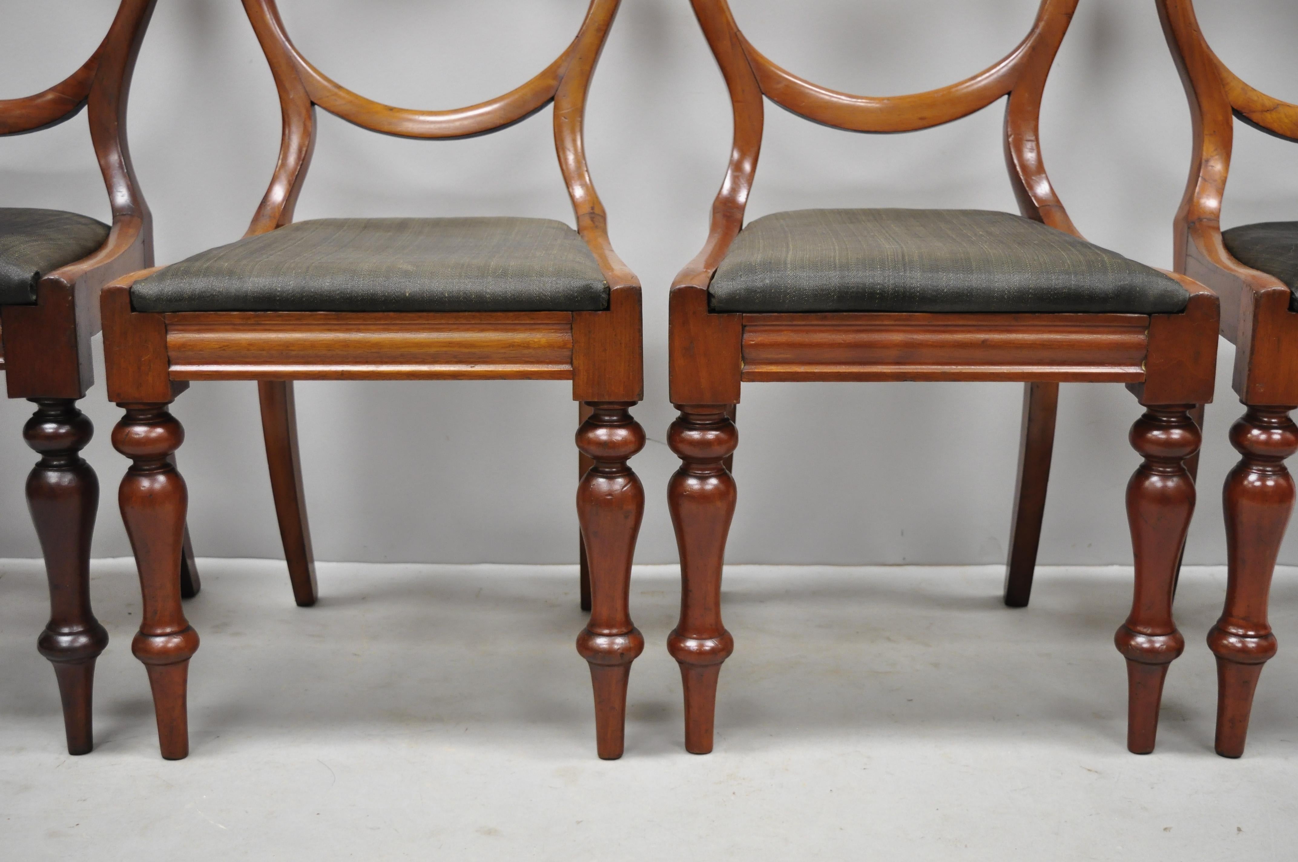 Anciennes chaises d'appoint de bibliothèque victoriennes anglaises du 19ème siècle en acajou à dossier en forme de ballon en vente 2